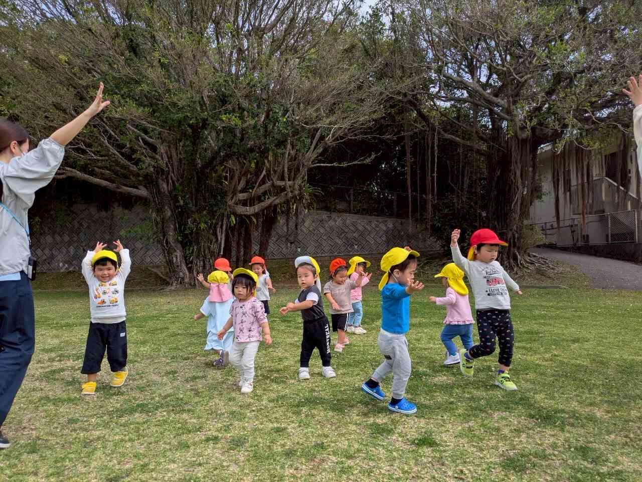 お気に入りの公園へ遠足♪