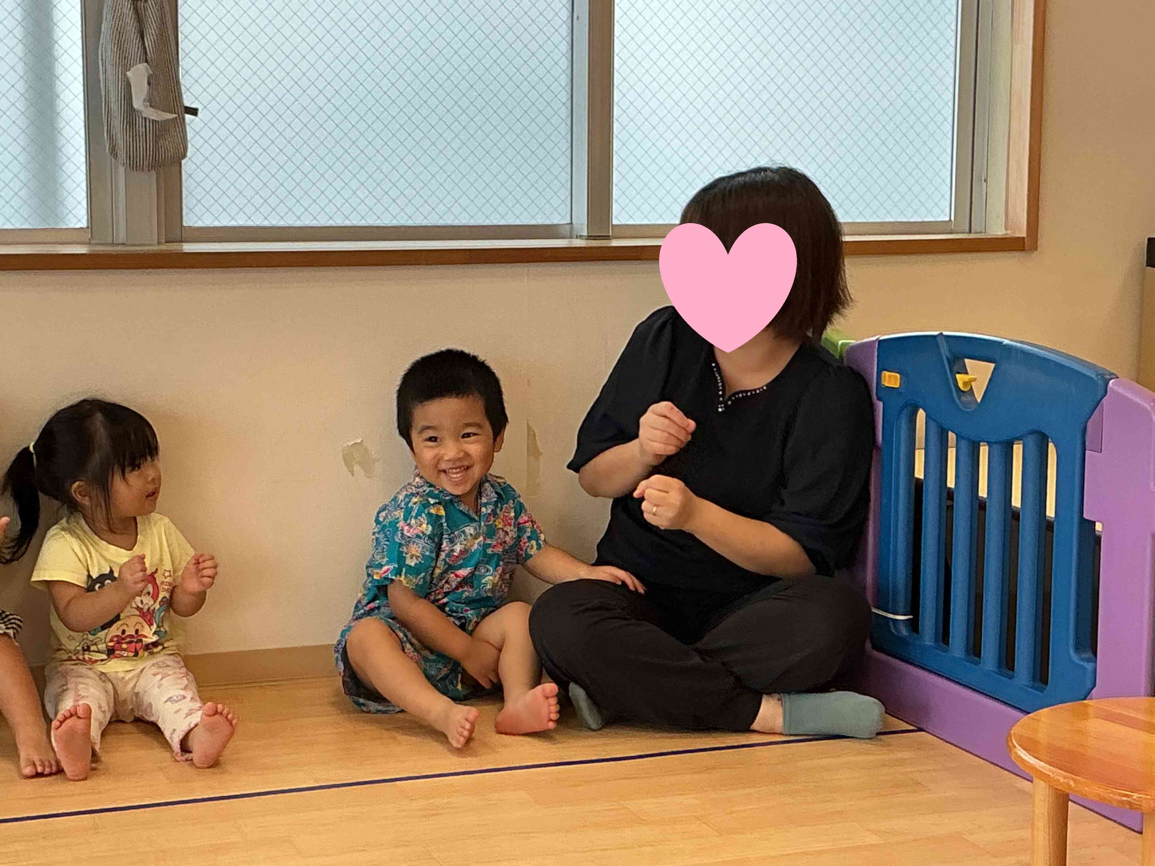 トントンットントンッひげじいさん♪ママ一緒で嬉しそう♪