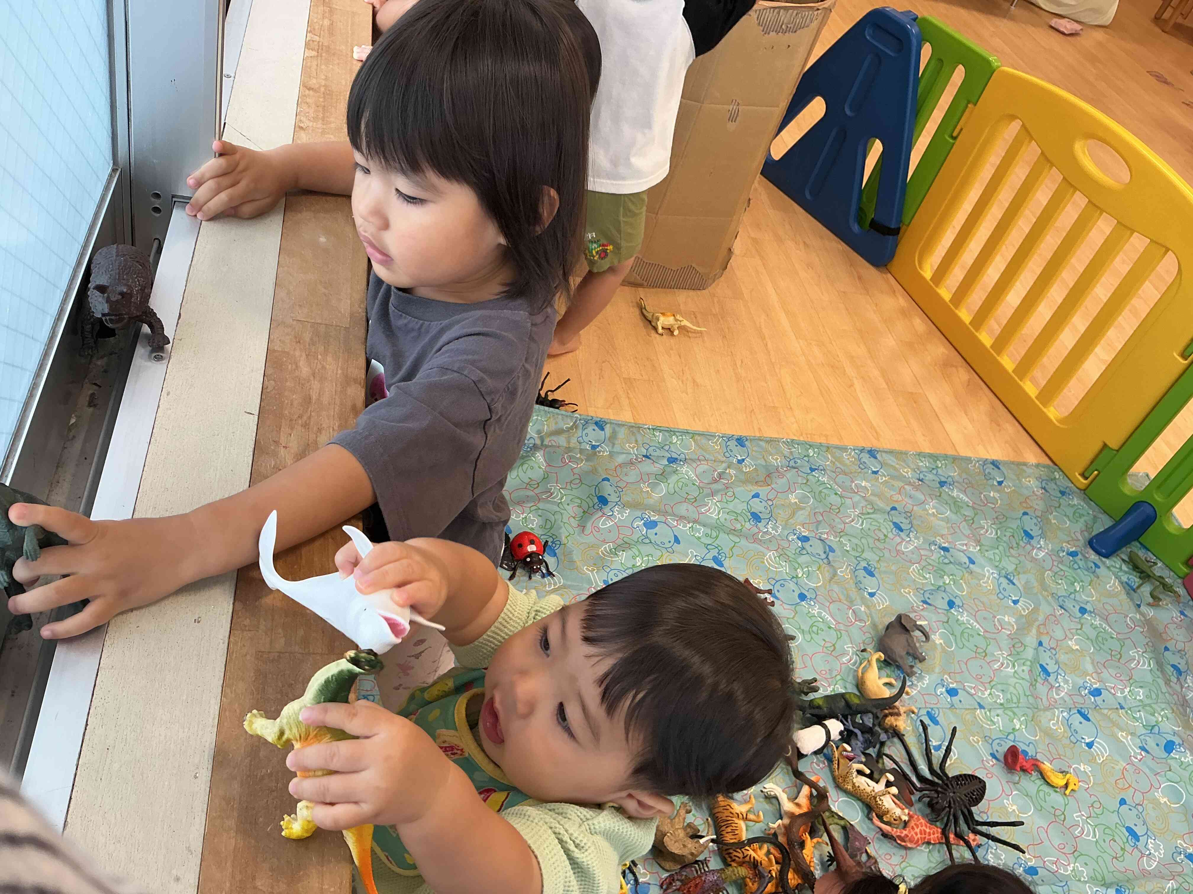 きょうりゅう対決のとなりでは・・・