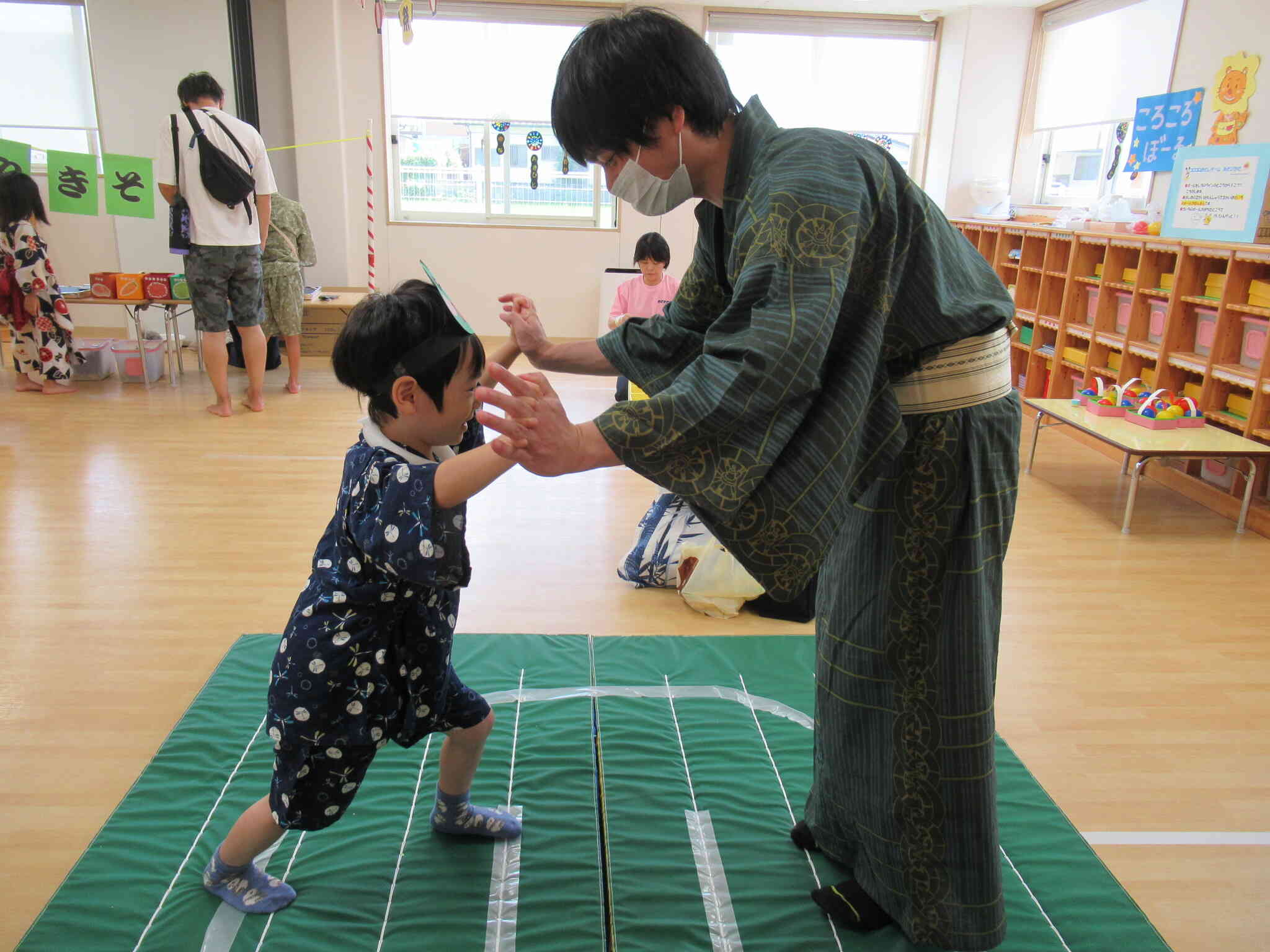 はっけよい、カエル相撲