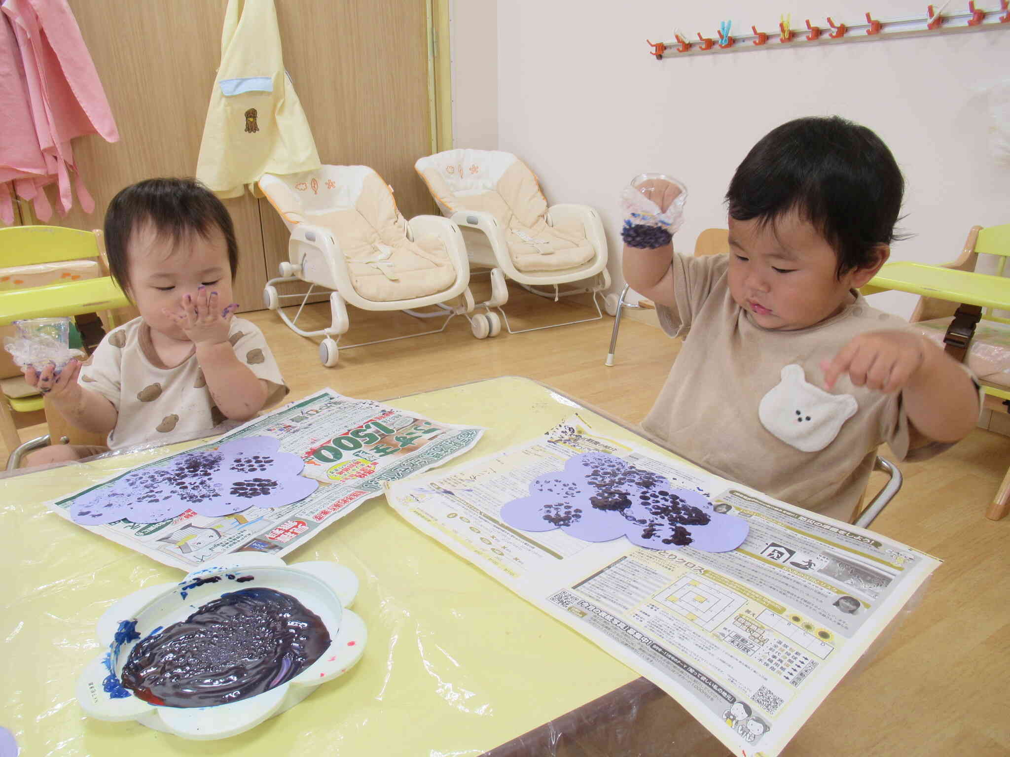 絵の具を使った活動も、しちゃうもんね～