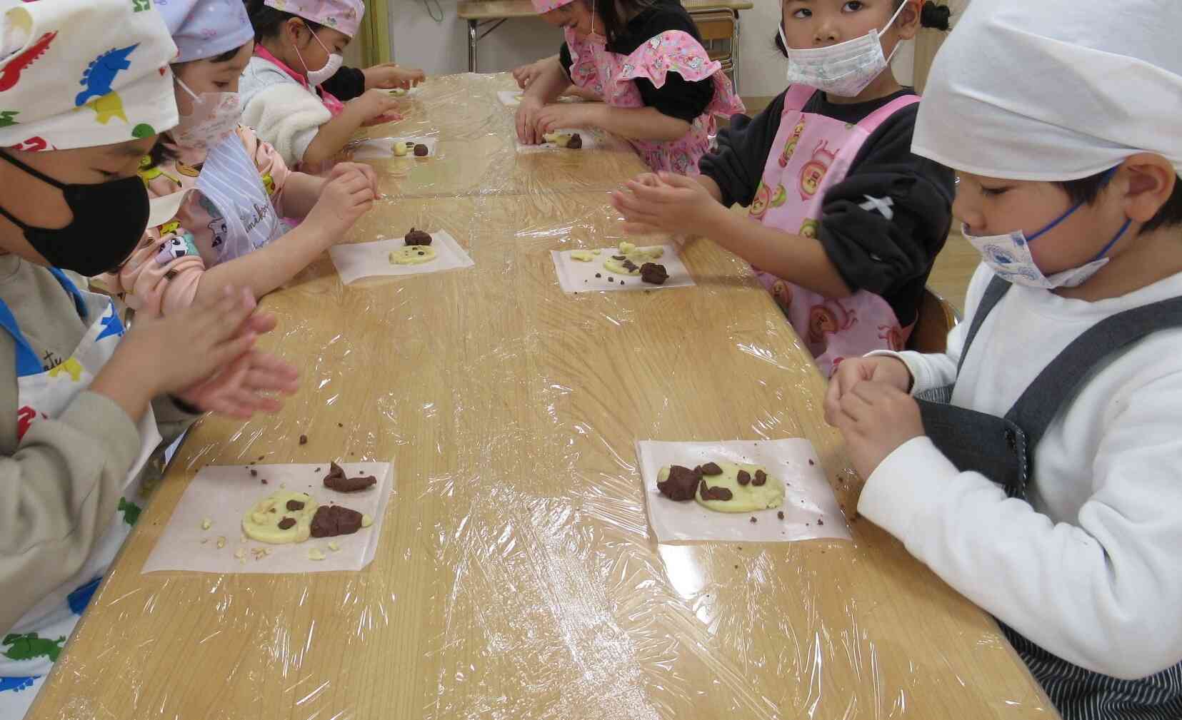 クッキー作り中～