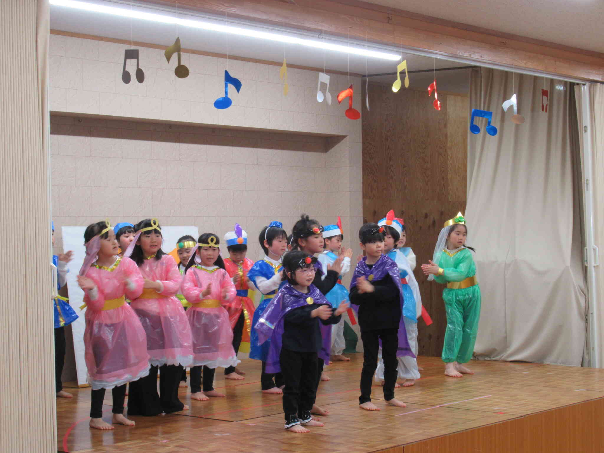 スローなテンポの曲でした。間の取り方も完璧・・・でしたよ。