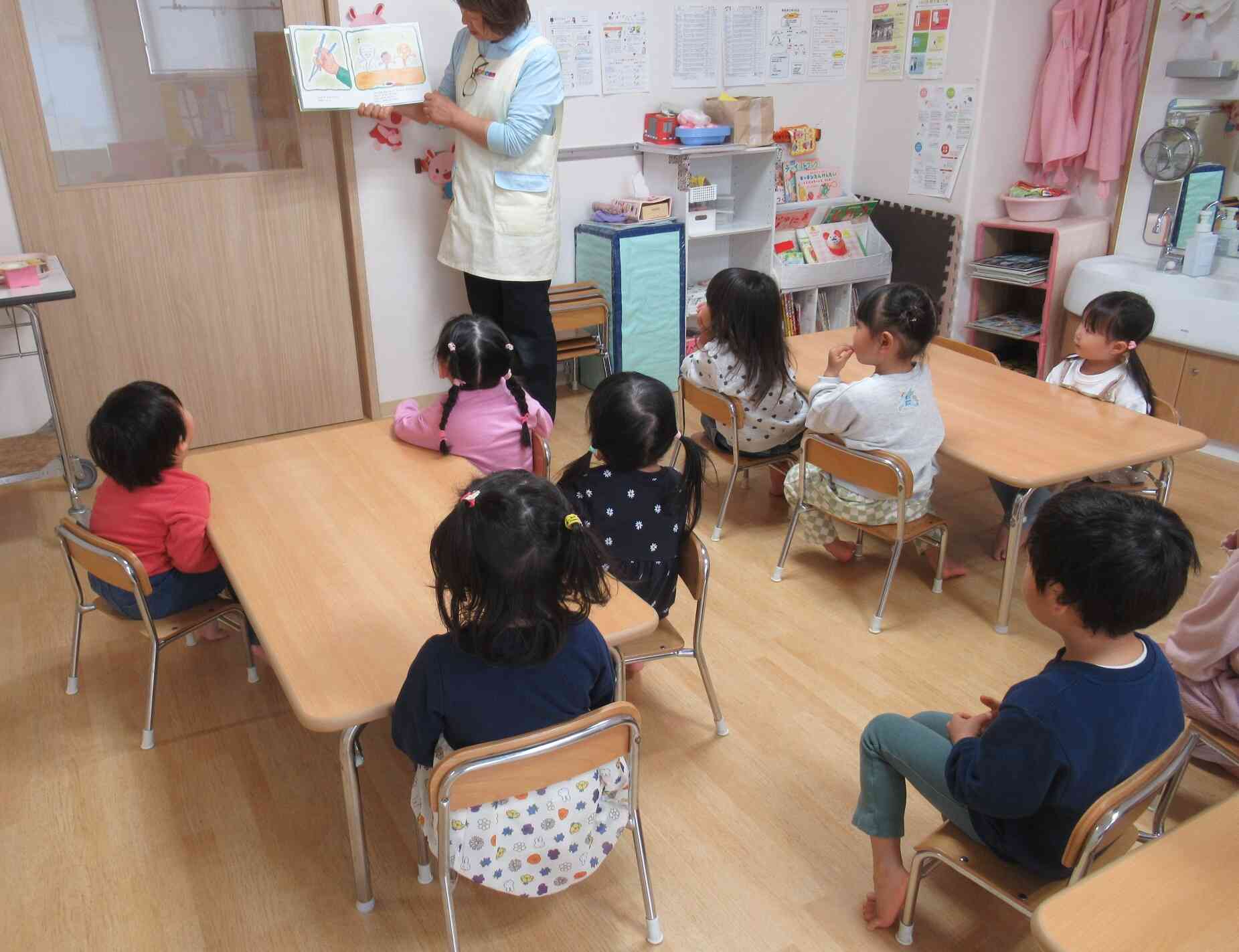 食育　２歳児クラス　箸の持ち方