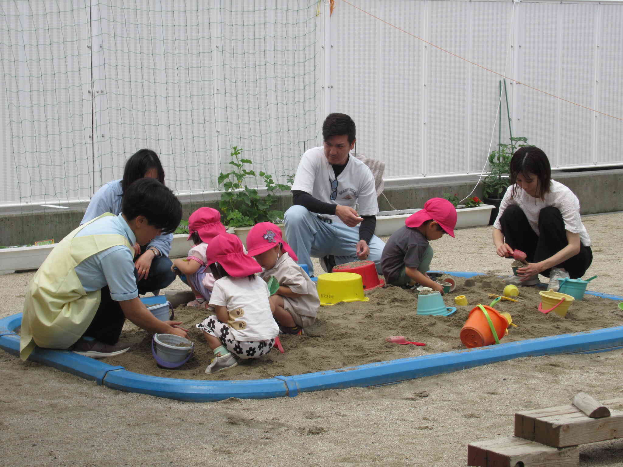 お砂場遊びです。今日は何作ろうかな