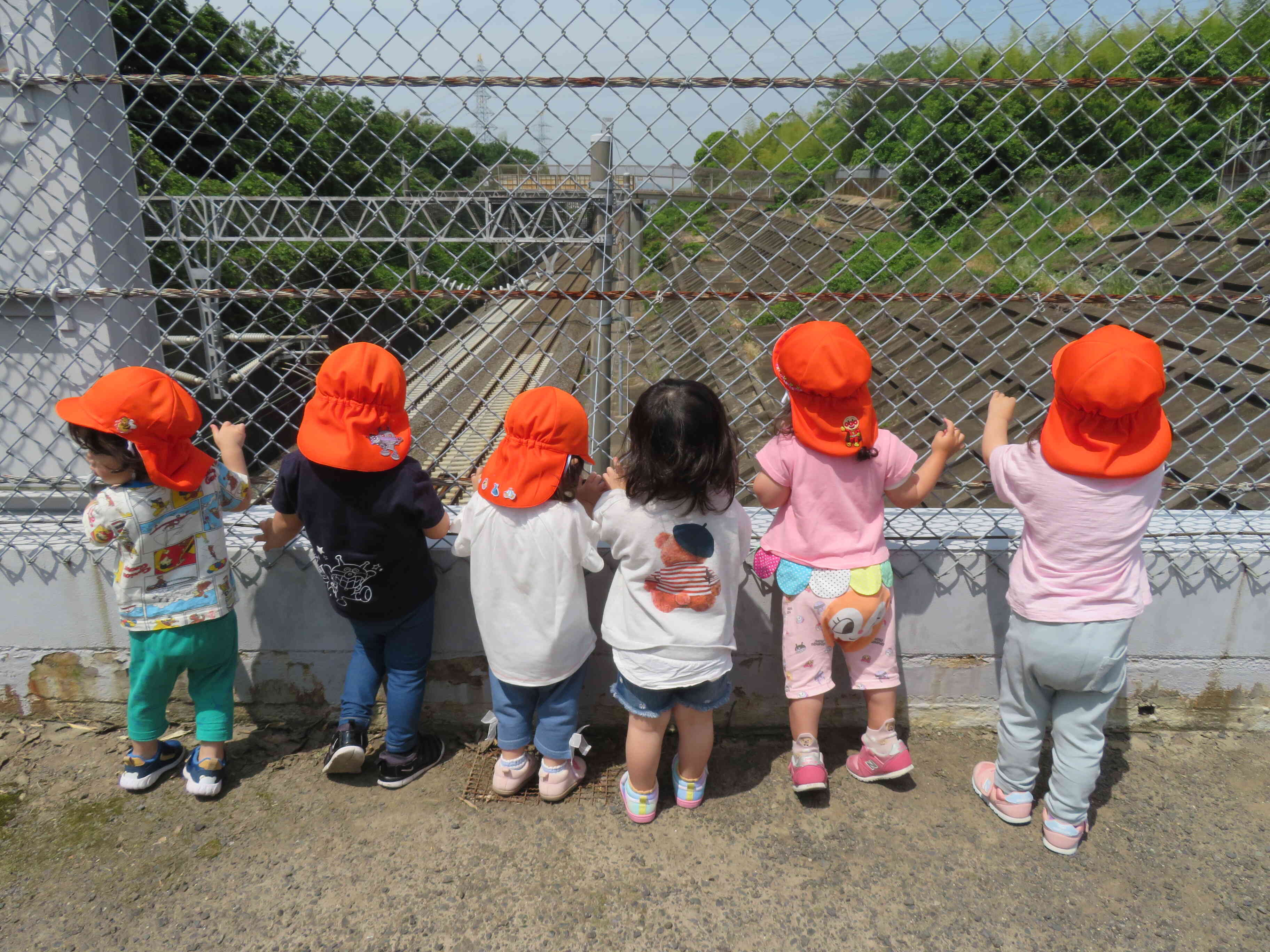 到着！！「しんかんせ～～ん」元気いっぱいに呼んでみたよ。そんな様子も撮影していただきました。