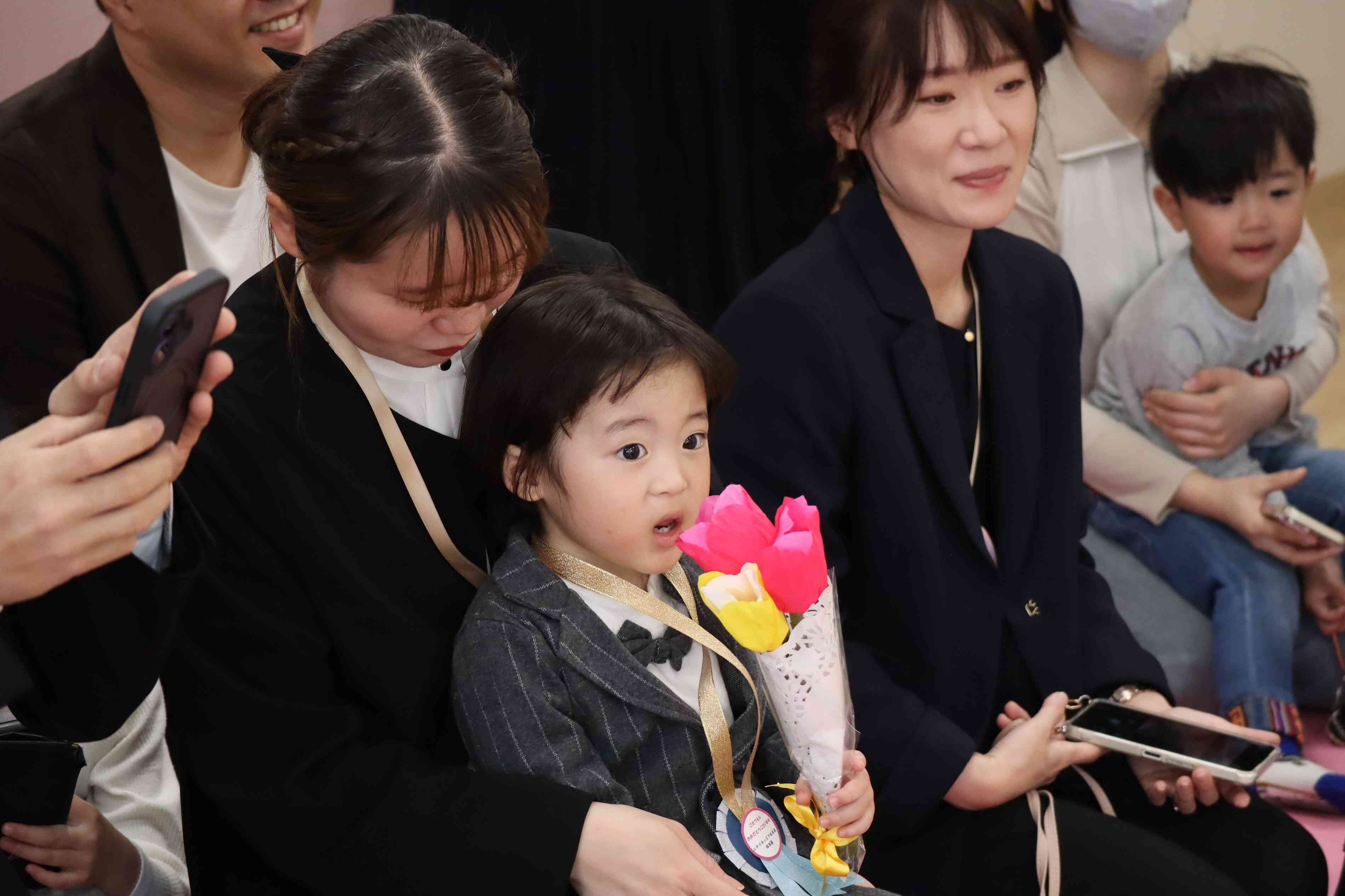 お父さん、お母さん、ここまでの子育てお疲れさまでした。まだまだ先は長いですが、無理せずに頑張ってくださいね。