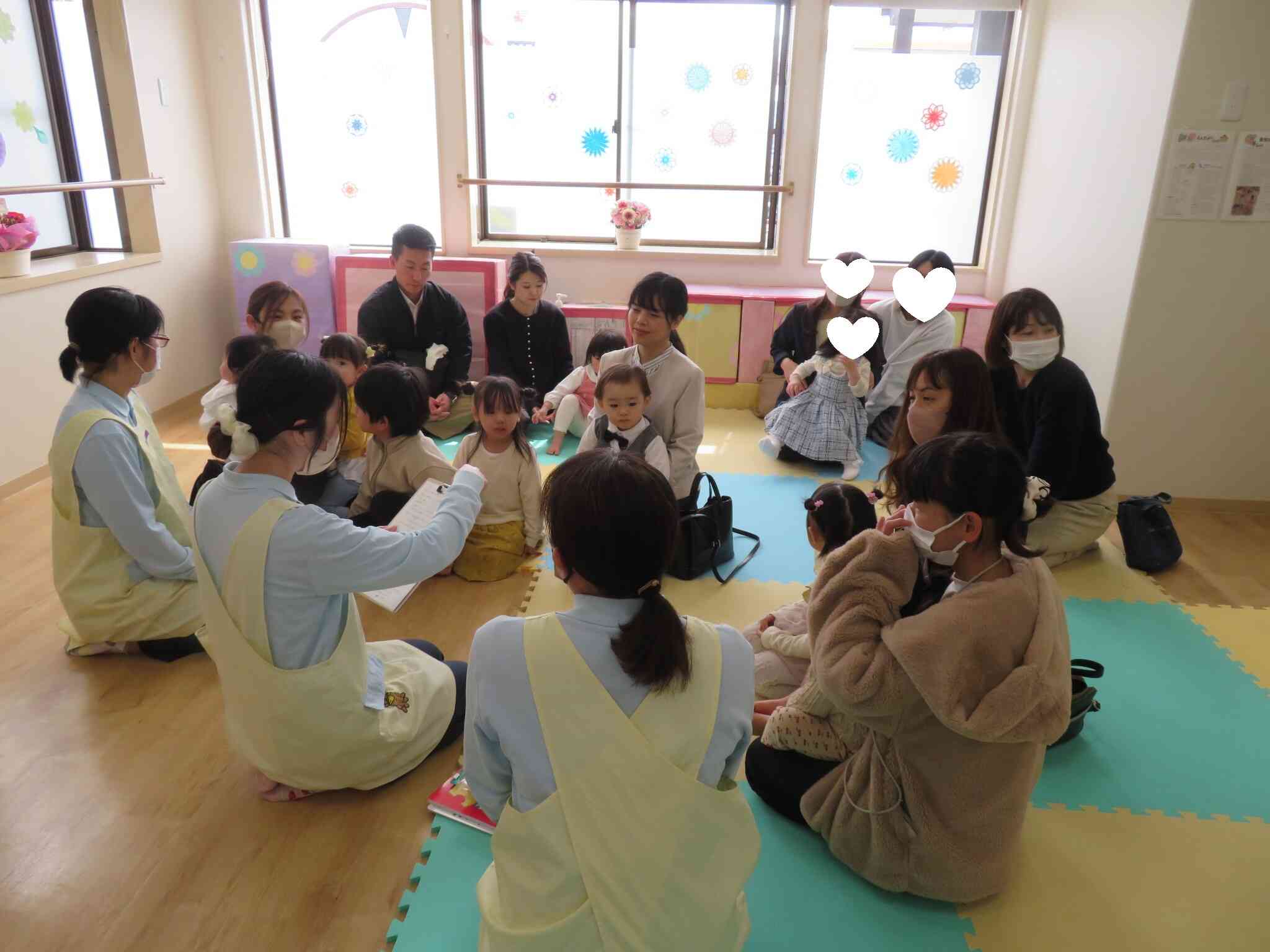 2歳児さんの保護者会の様子です。