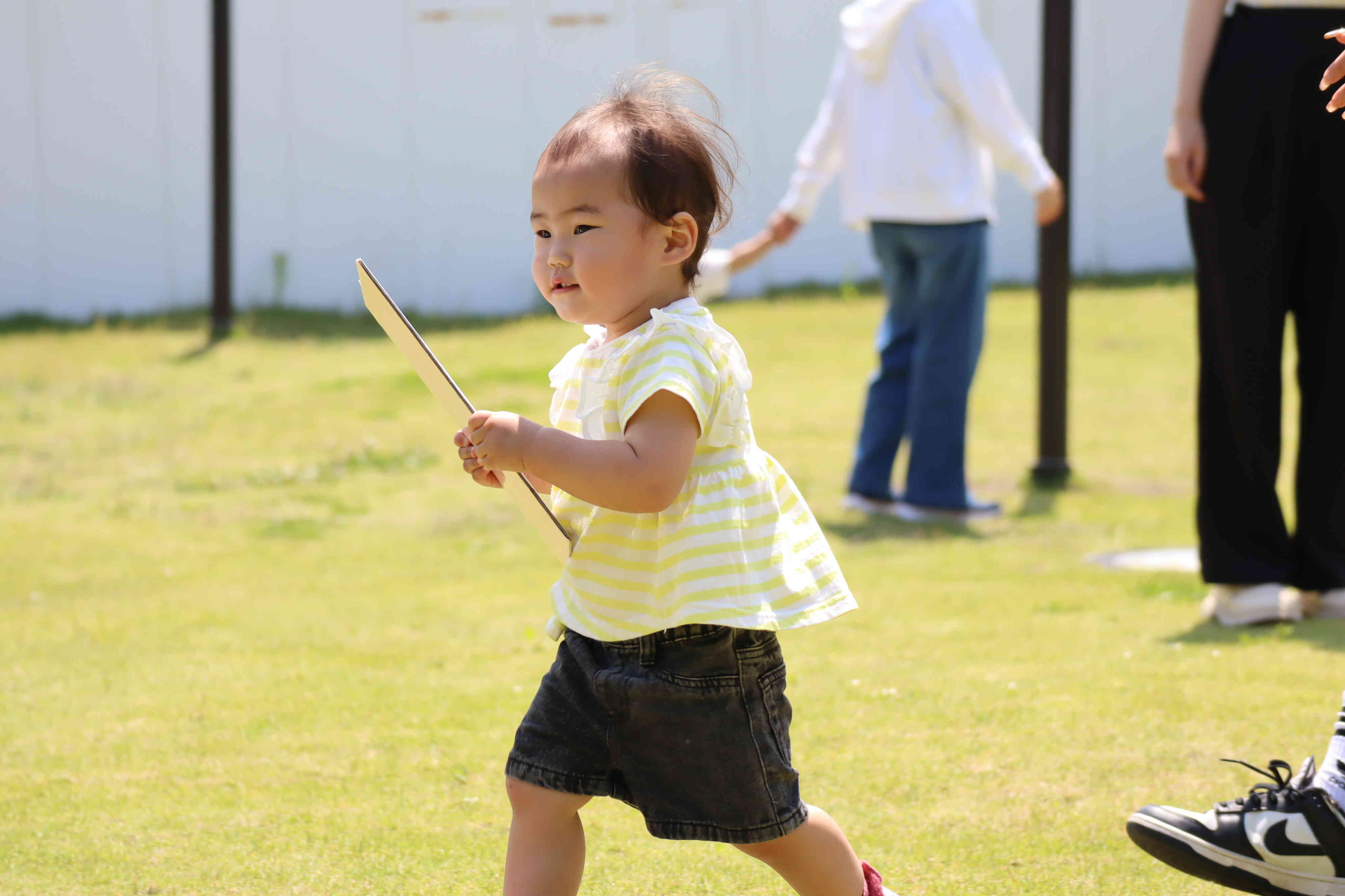 走ってタッチに行くAちゃん。みんな楽しんでくれたかな。