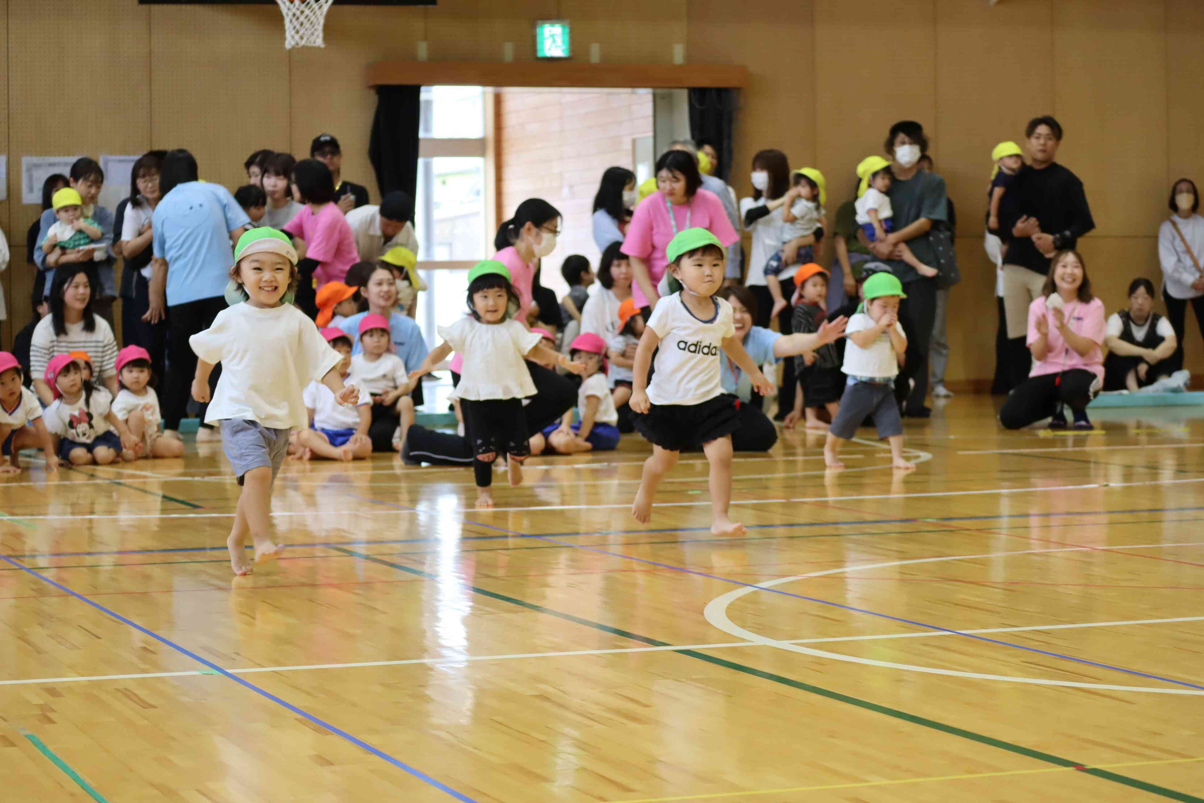 2歳児うさぎぐみさんが走ります！