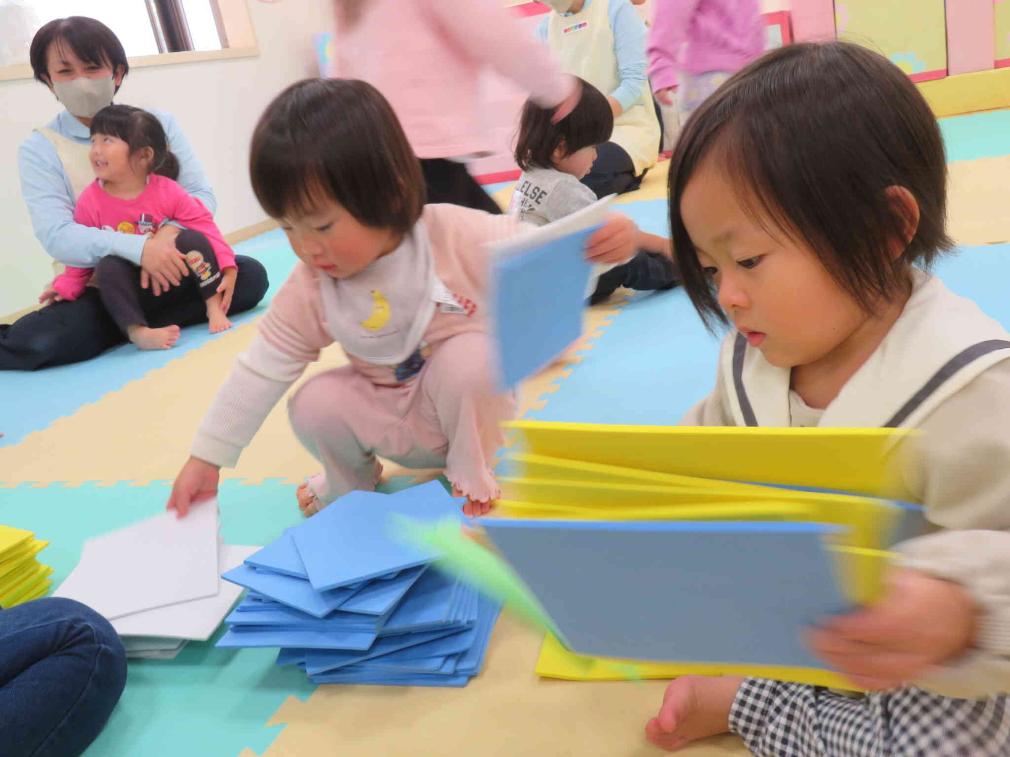 遊んだらこんなに一生懸命お片付け。