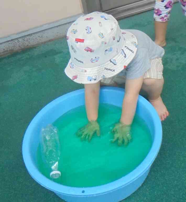おててもみどり～