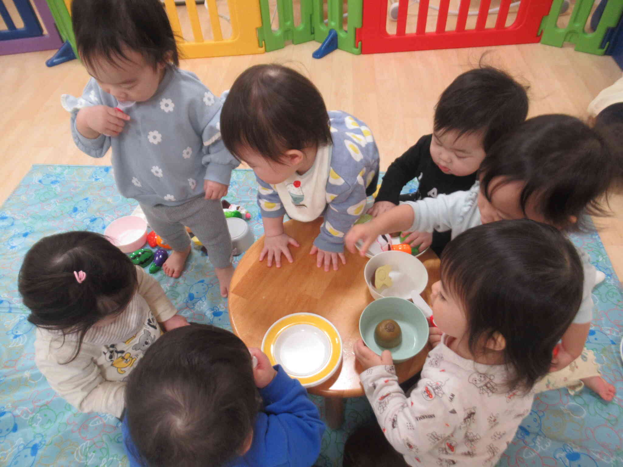 みんなでおままごと