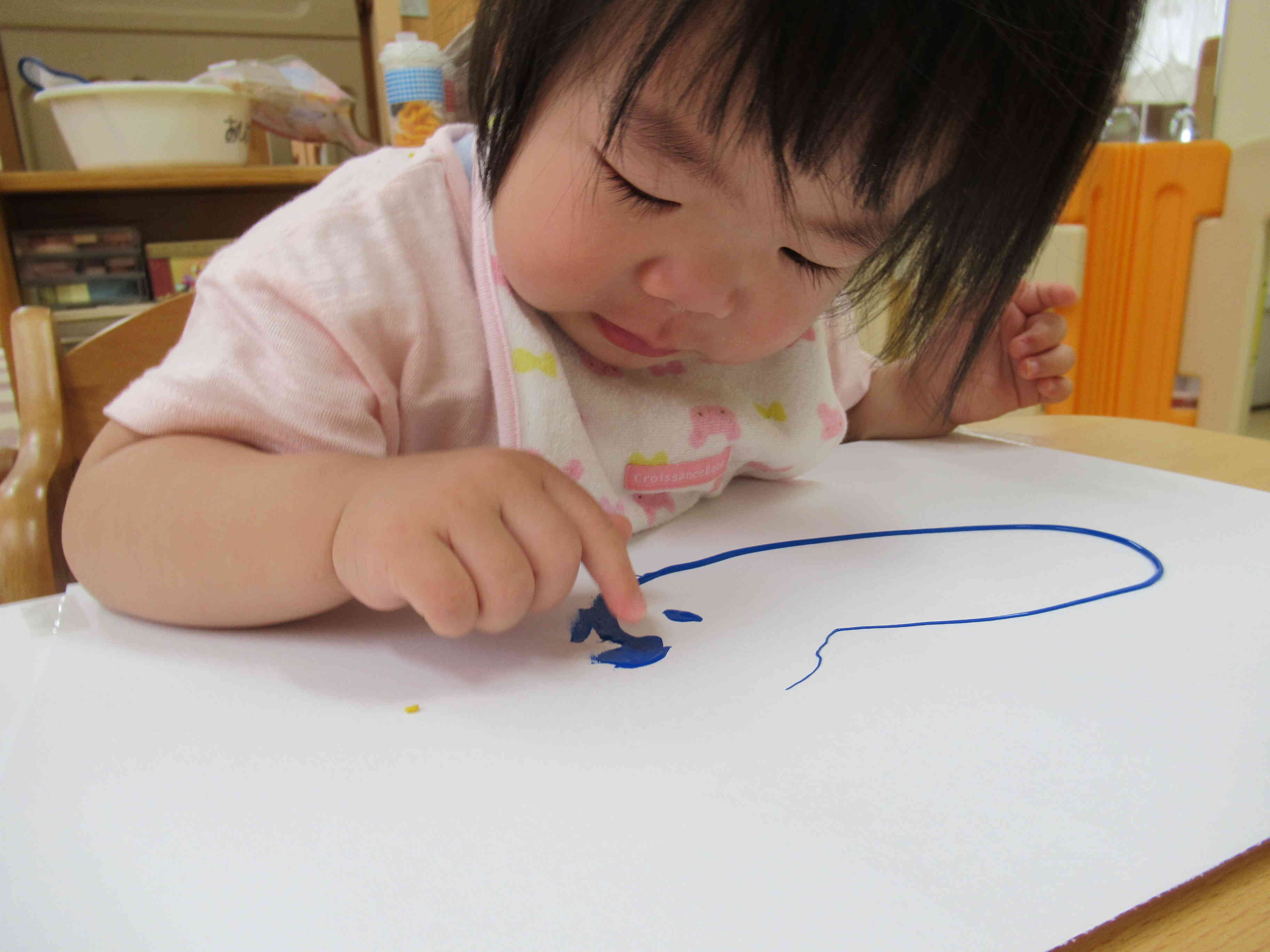 年齢にあった製作遊びも楽しんでいます