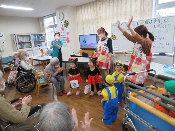たくさんのお菓子をもらいました。