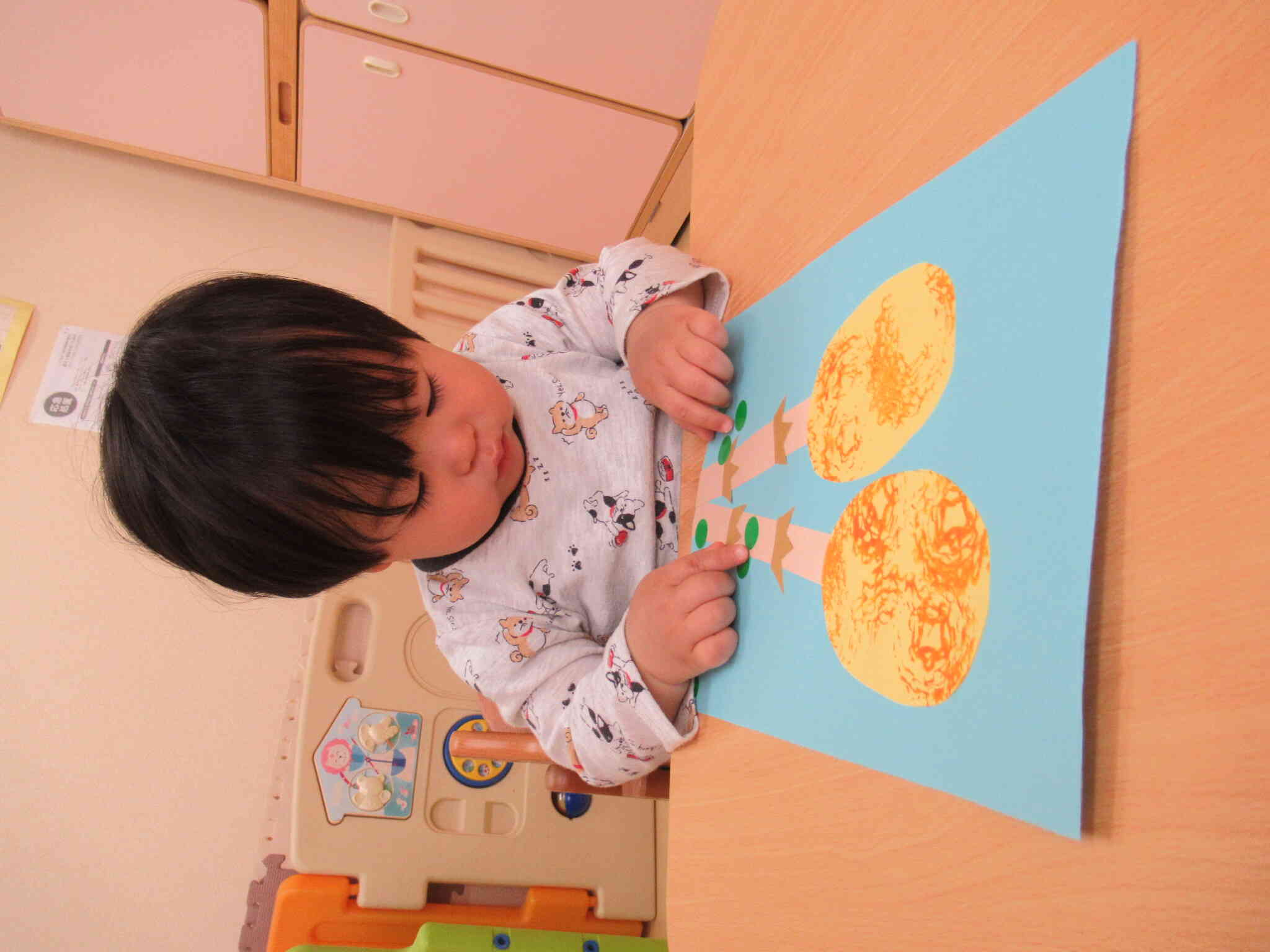 シール貼り上手になったよ！