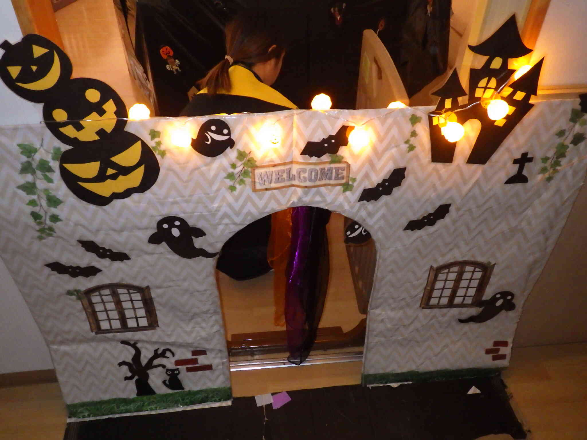 さあここがパーティーへの入り口です。。。どんなお化けが居たかは内緒です。。。