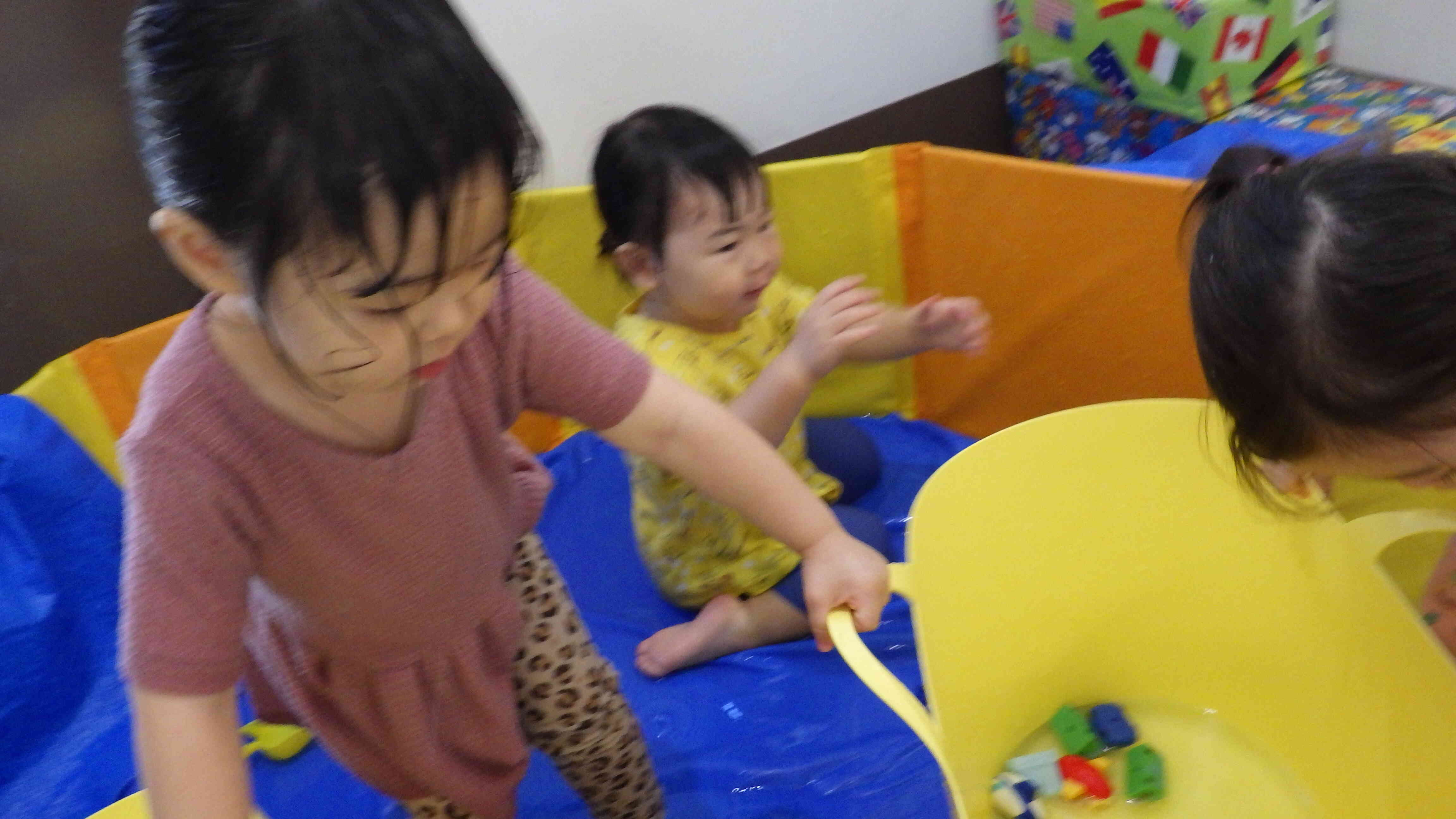 水遊びと野菜スタンプ