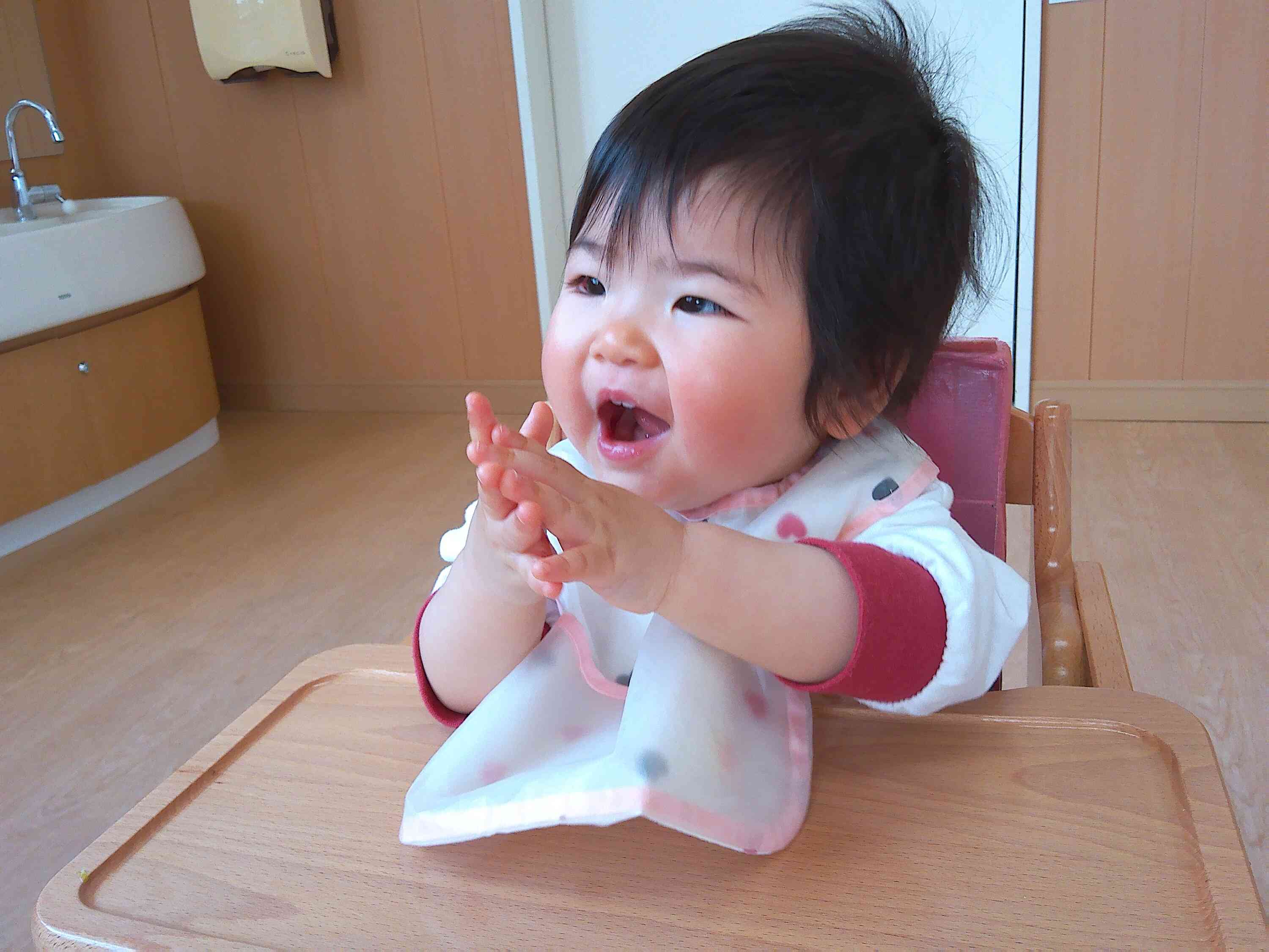 手を合わせて「いただきまーす！」