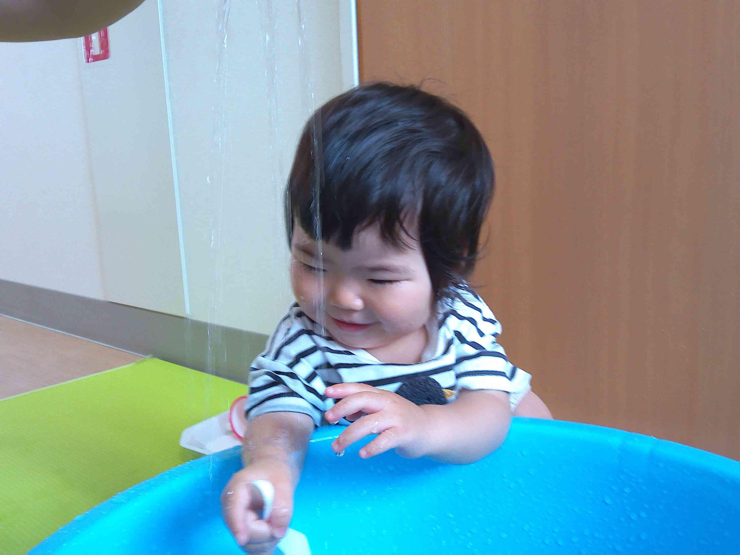 わーい！お水って気持ちいいね！
