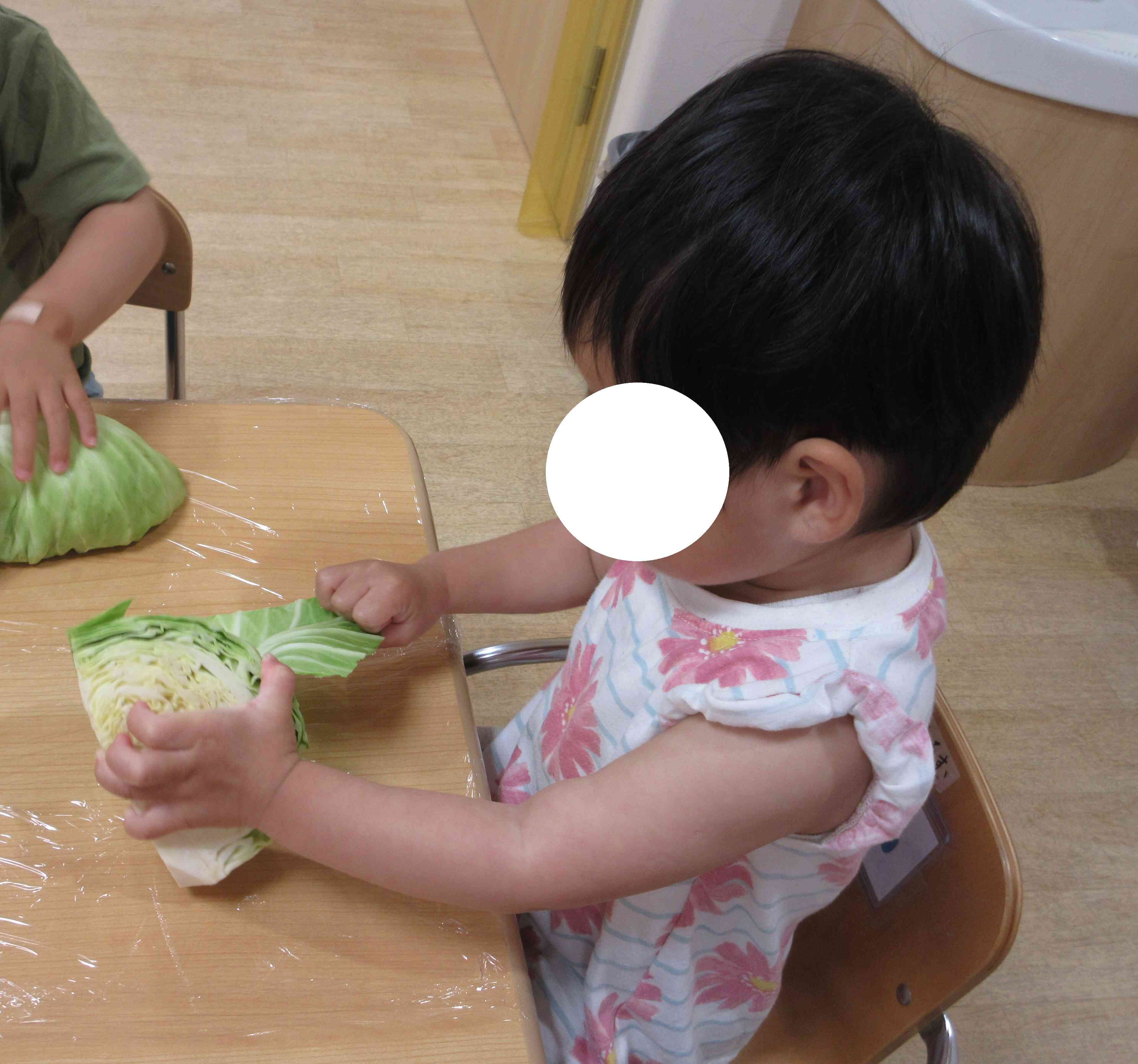 ぺりぺりっ、上手にめくれたね☆