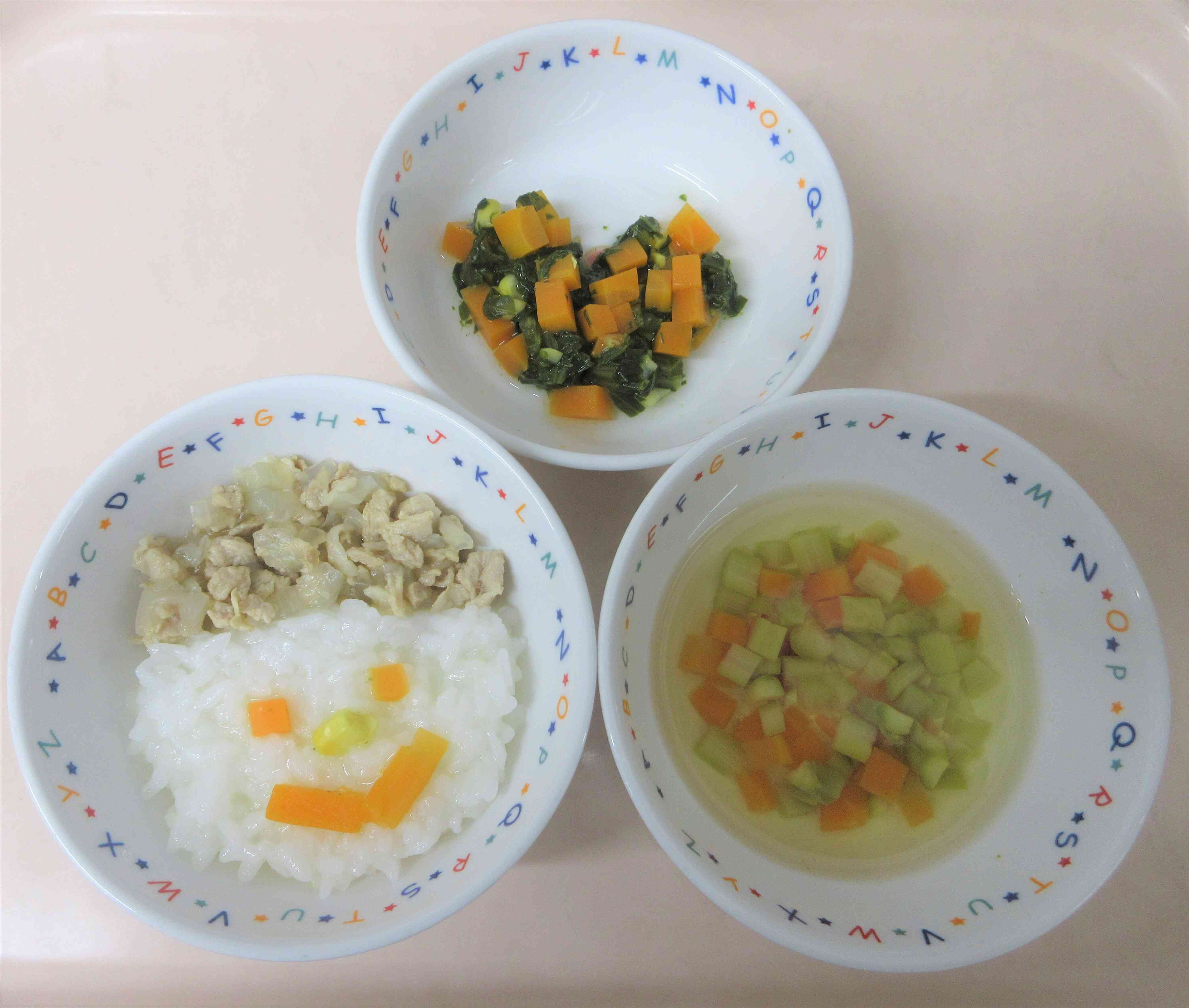 ０歳児さん離乳食！
