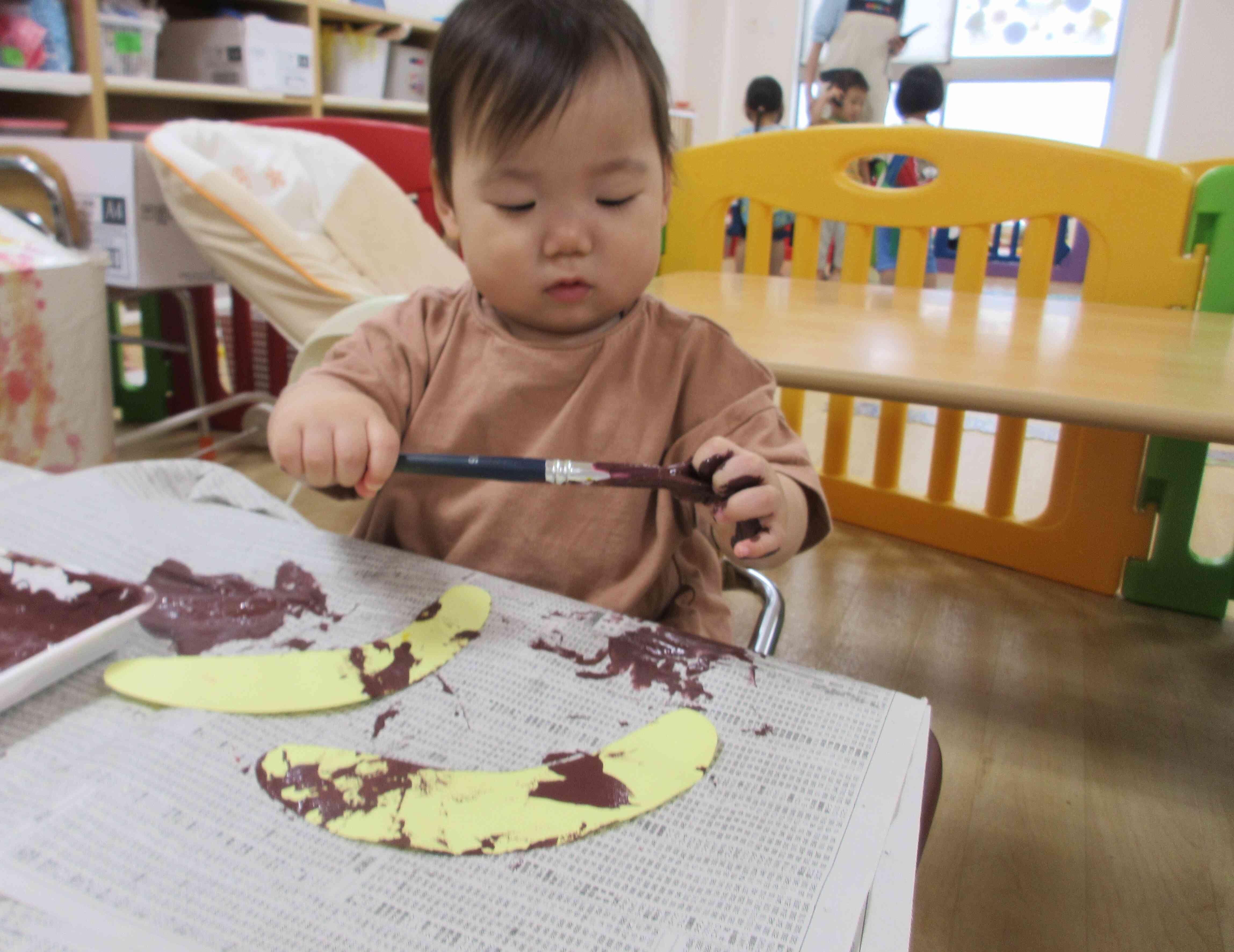 0歳児ひよこ組　チョコバナナ製作　