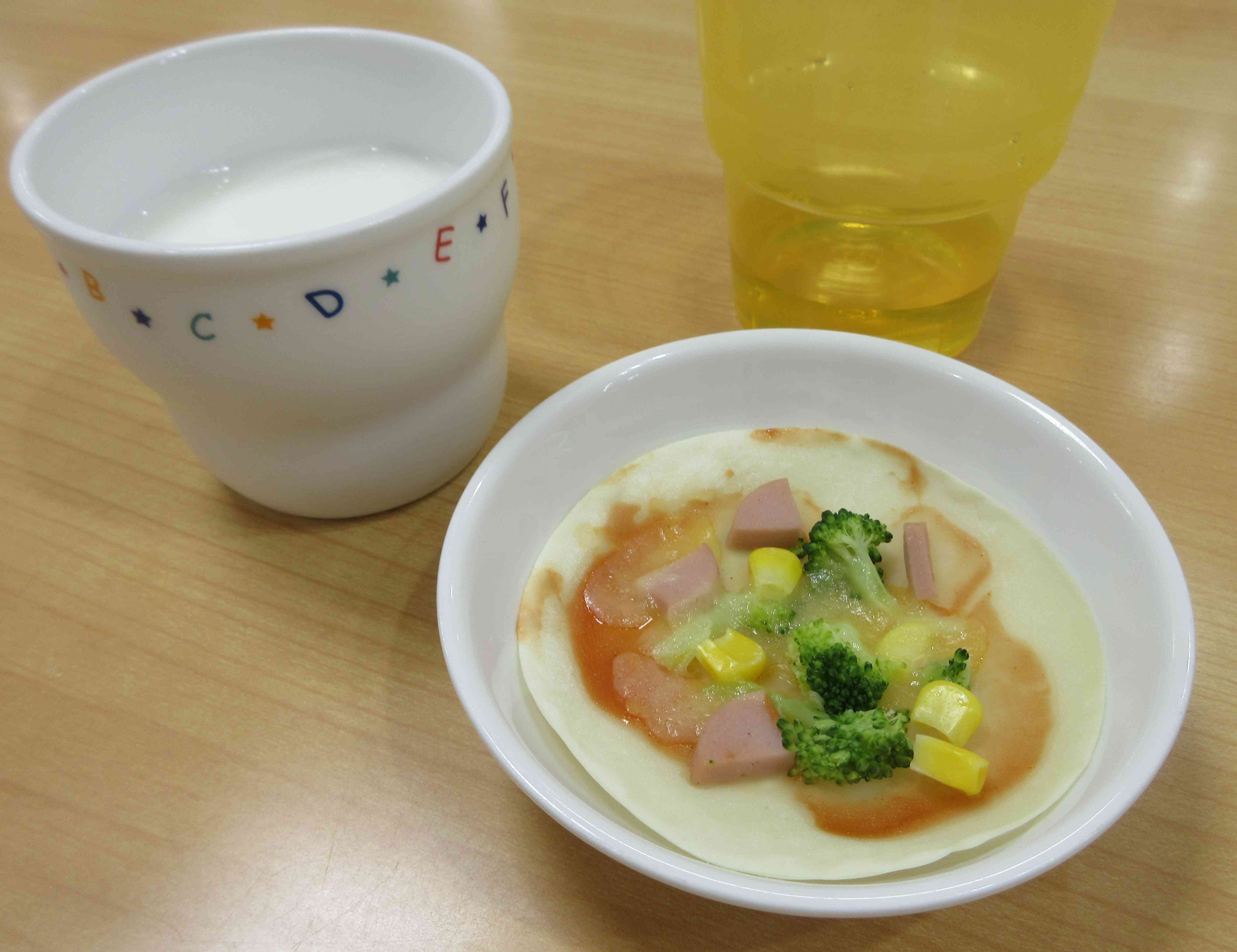 おやつはピザ！