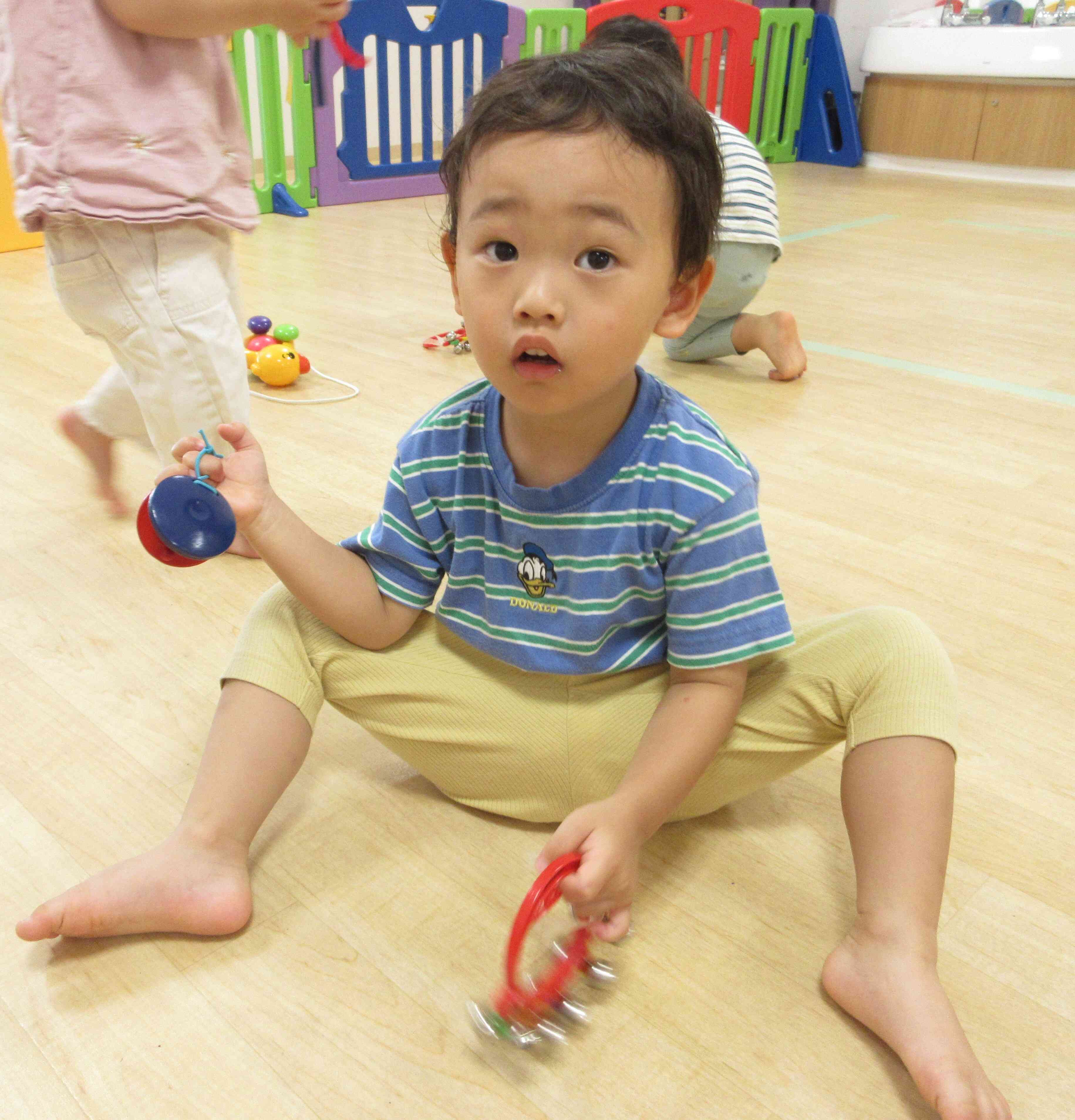 カスタネットか鈴、どっちから鳴らそうかな…♪