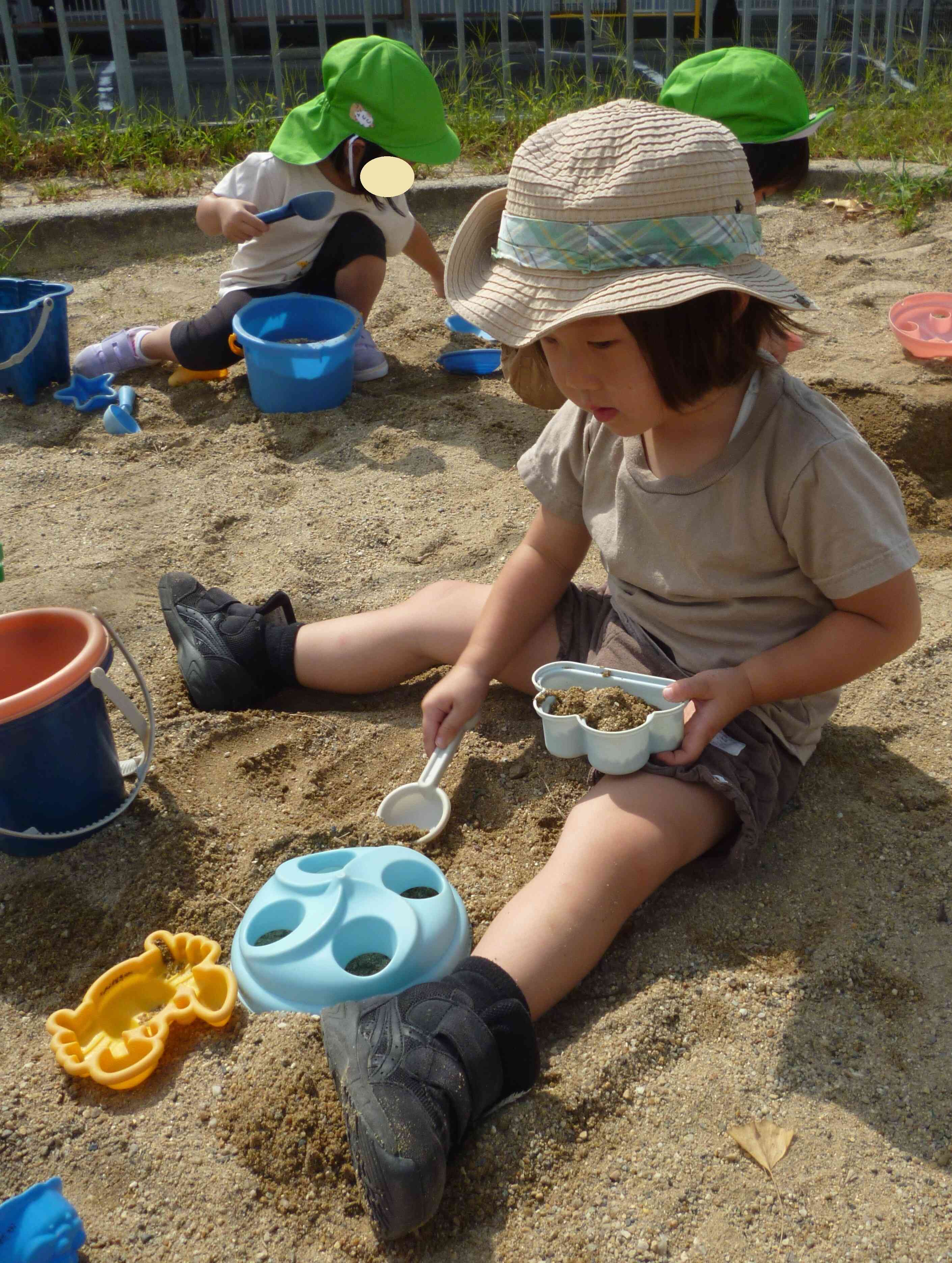 お砂でおままごと♫せんせい、なにがいいですか～？