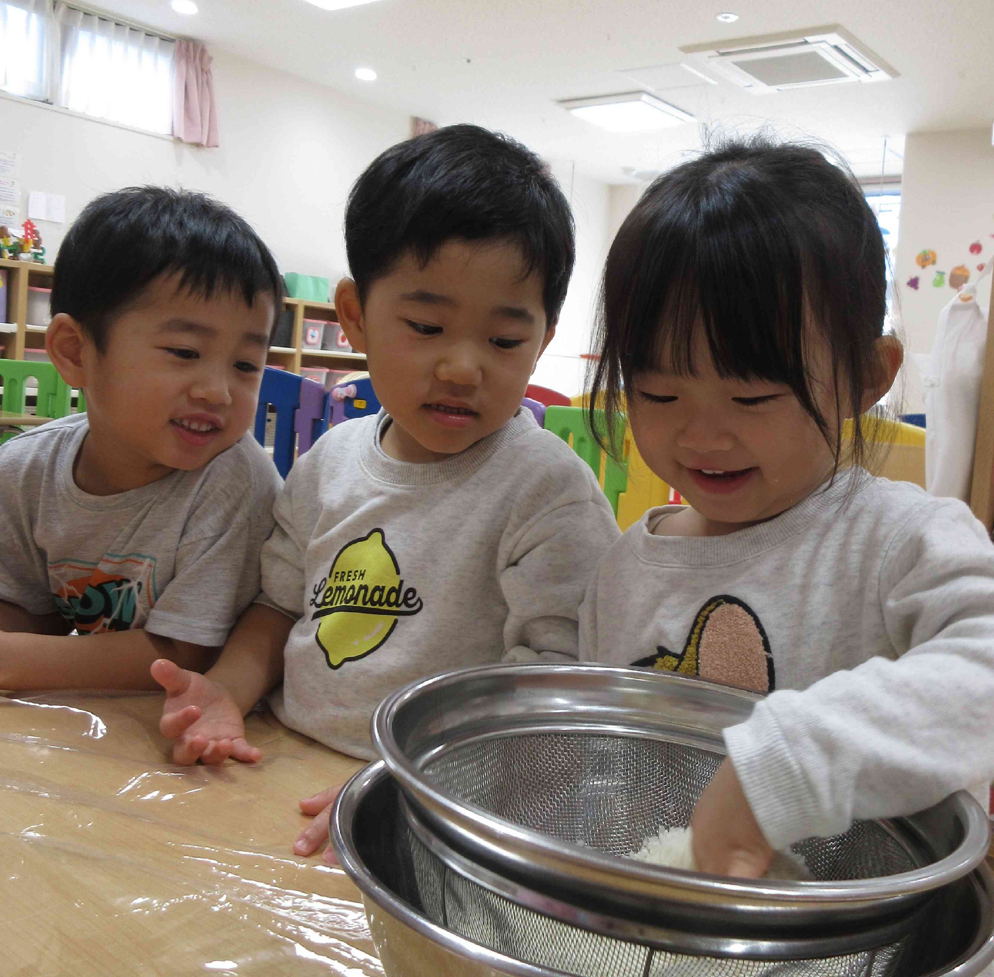 11月21日は和食の日！お米に触れてみよう！