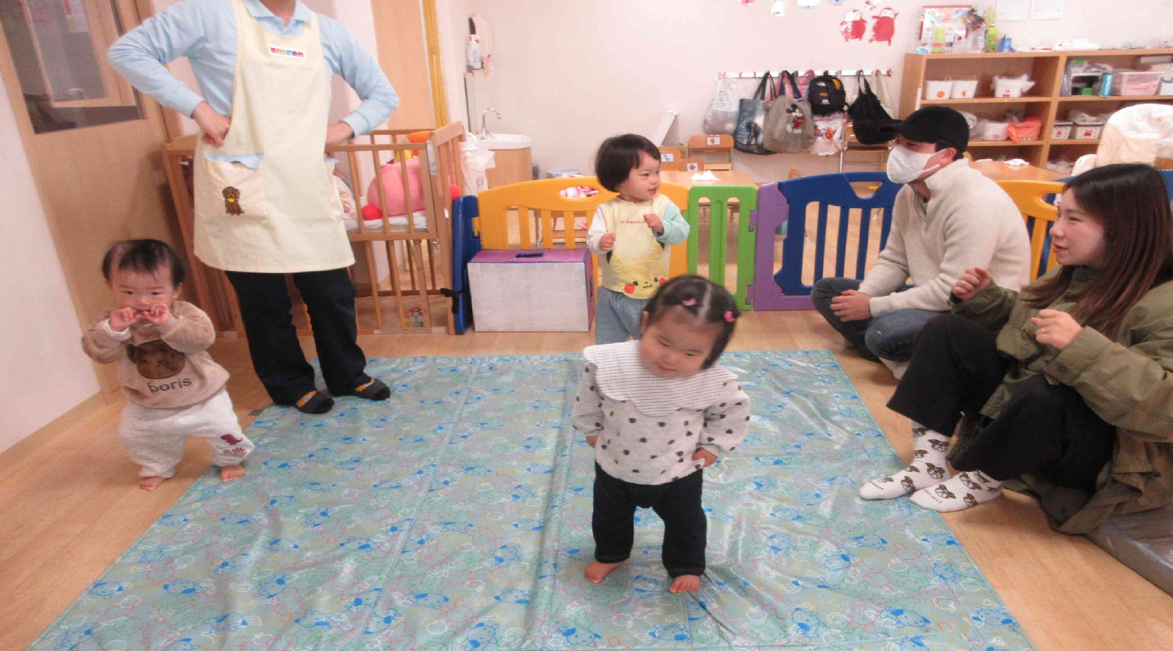 0歳児クラス 保育参観・参加の様子