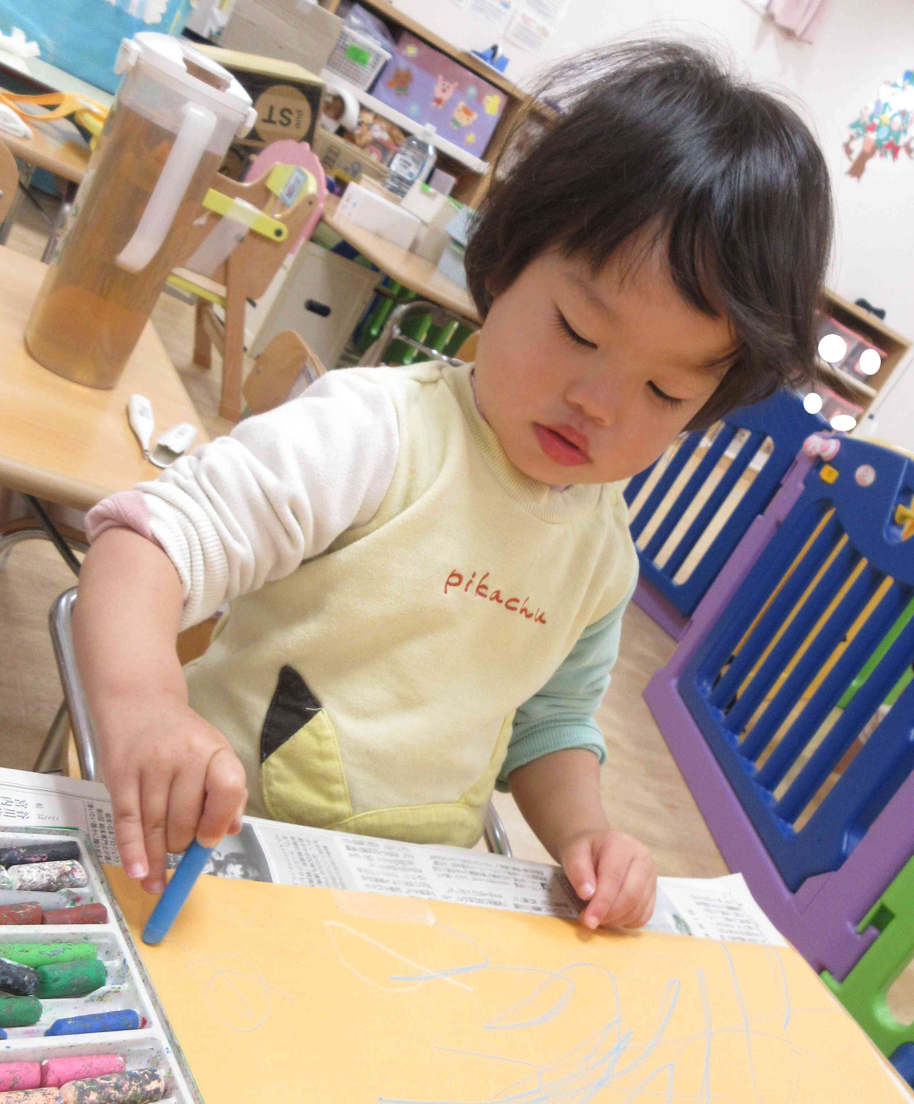 みんなでクレヨン遊び！