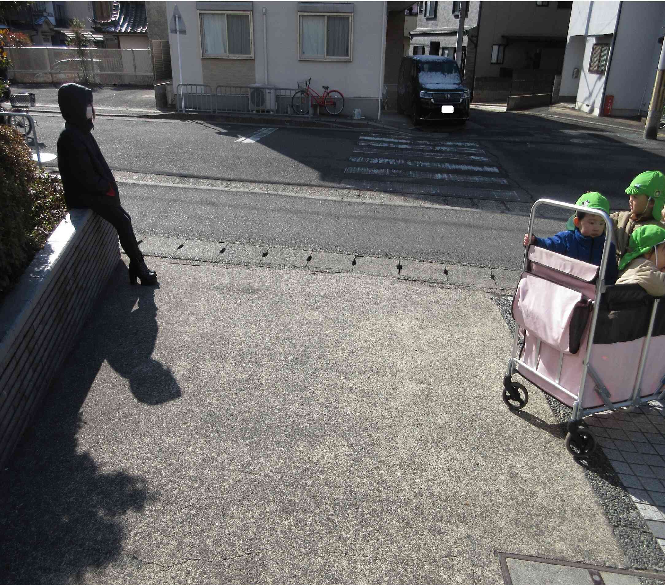 ある日の楽しいお散歩で…