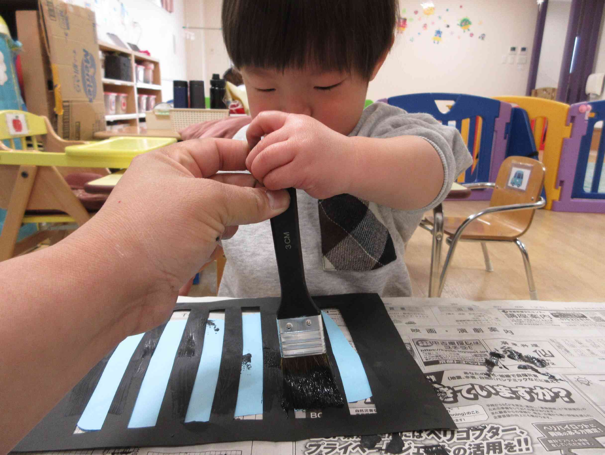 ハケで「スゥ～」っと！