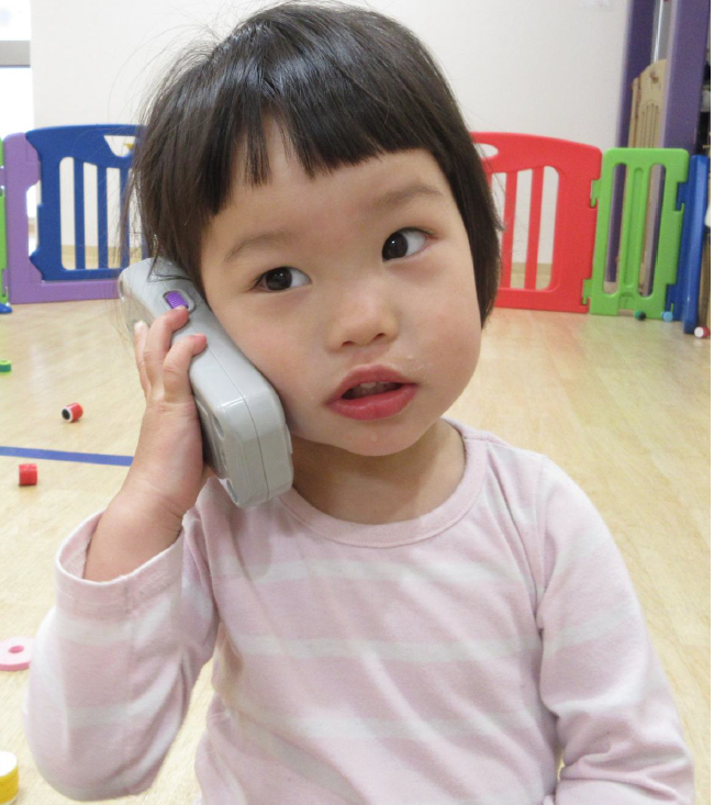 「もしも~し!パパ・ママ?」言葉もどんどん増えています。