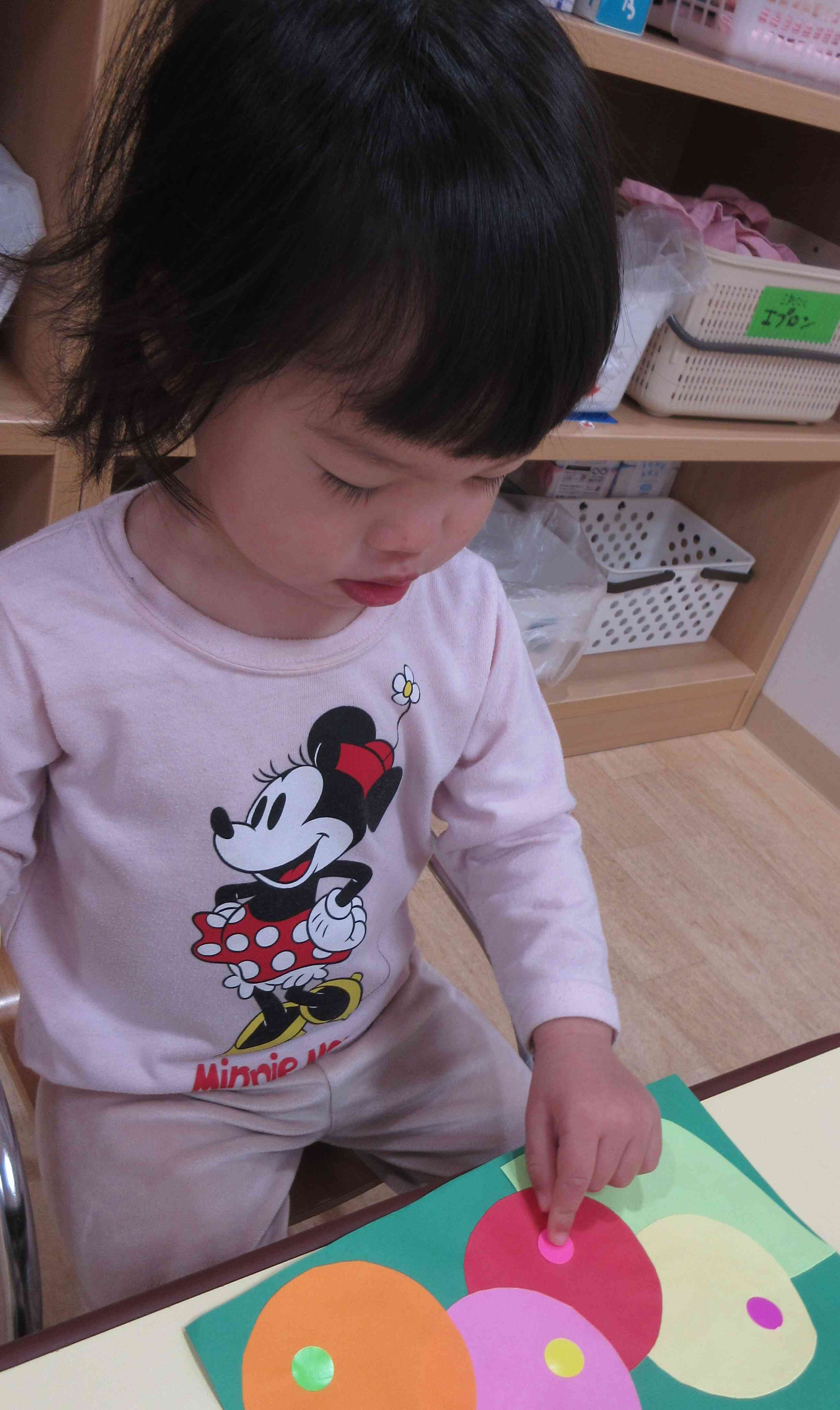 ０歳児ひよこ組　あおむし製作