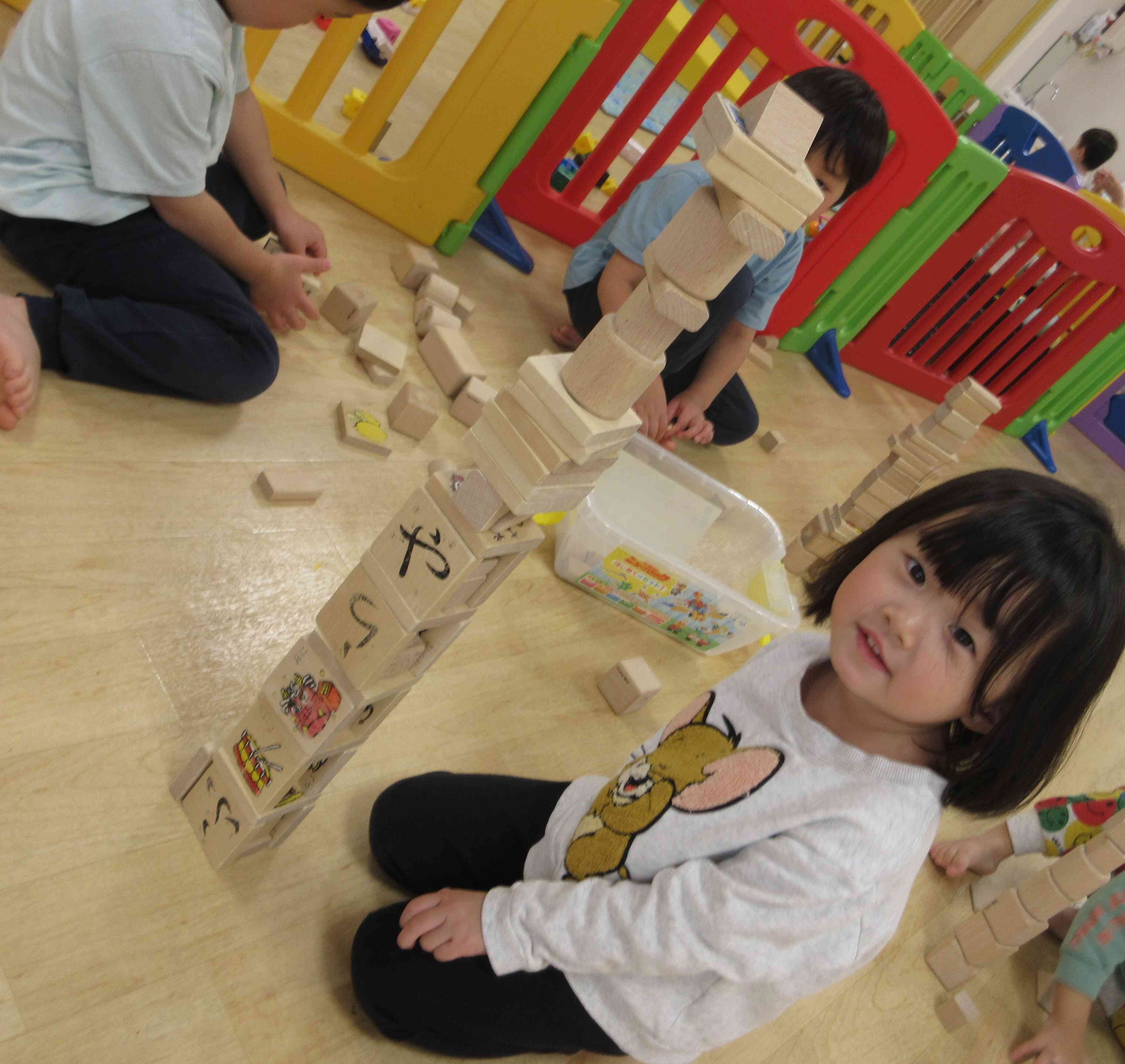 積み木・紐通し遊び☆