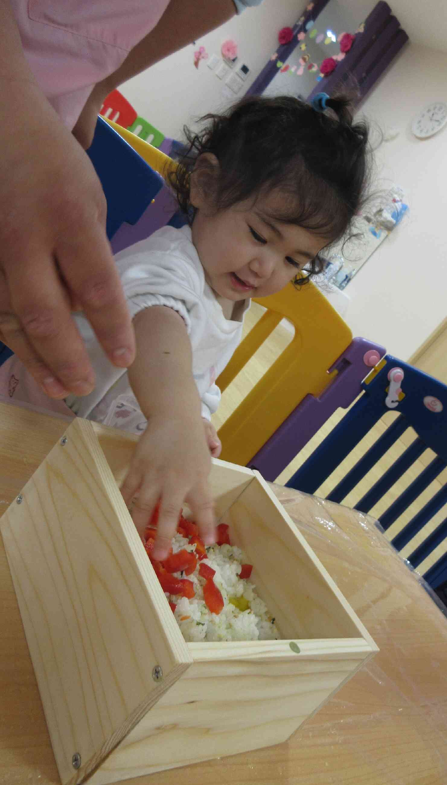 みんなでかわいくて、きれいなちらし押し寿司を作ろう～！