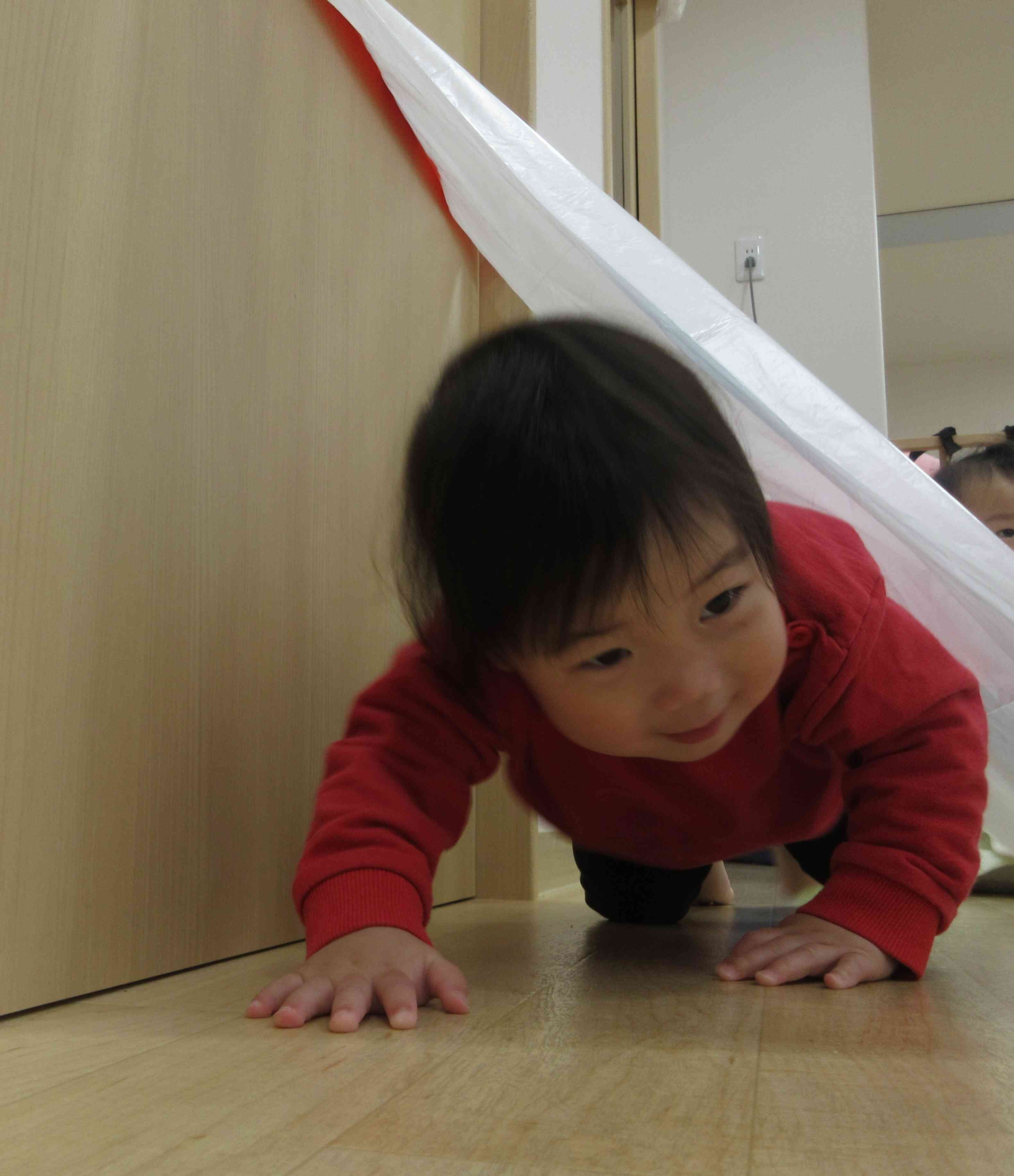 トンネルの中に入るの楽しい！