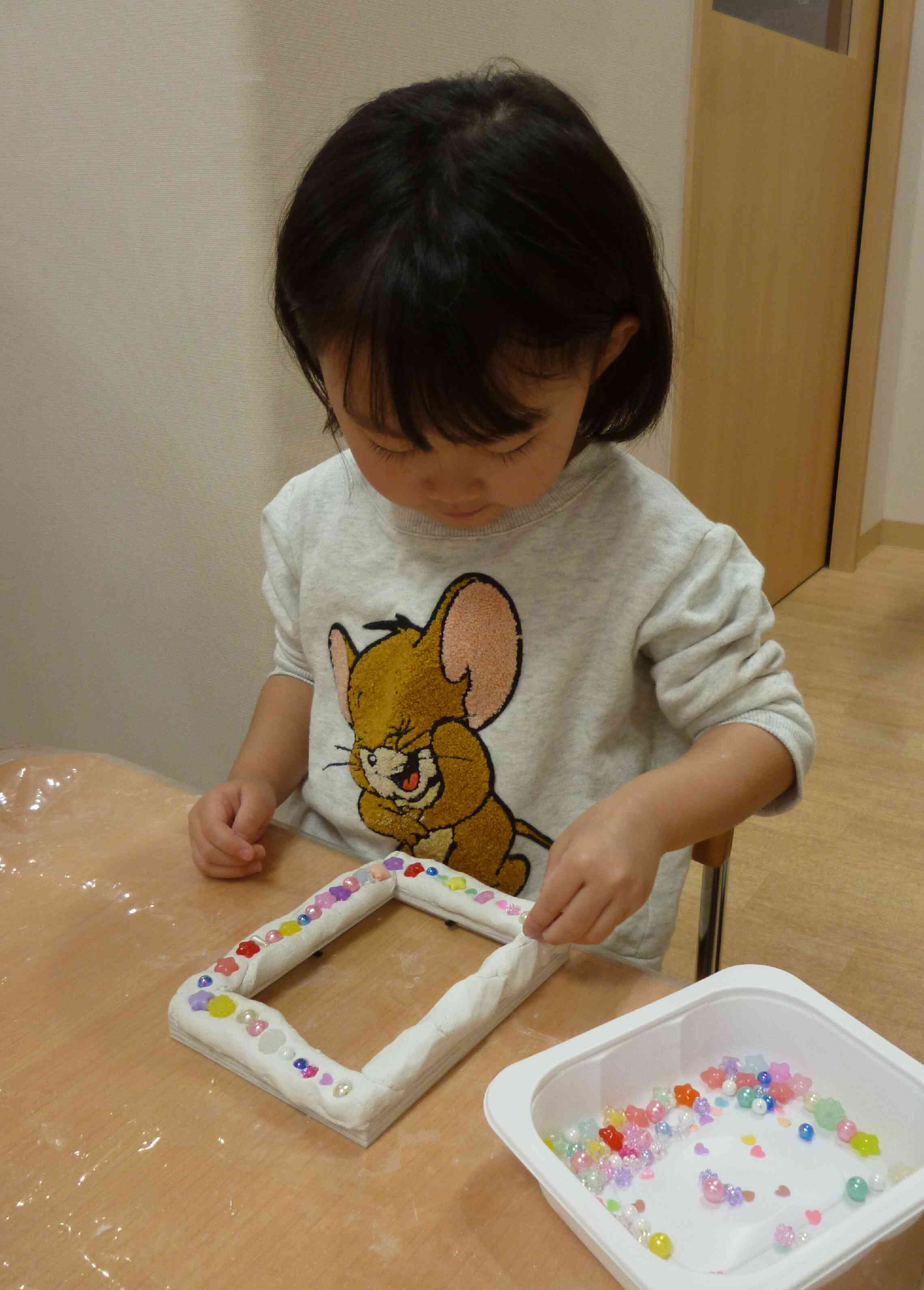 2歳児うさぎ組　製作の様子♪