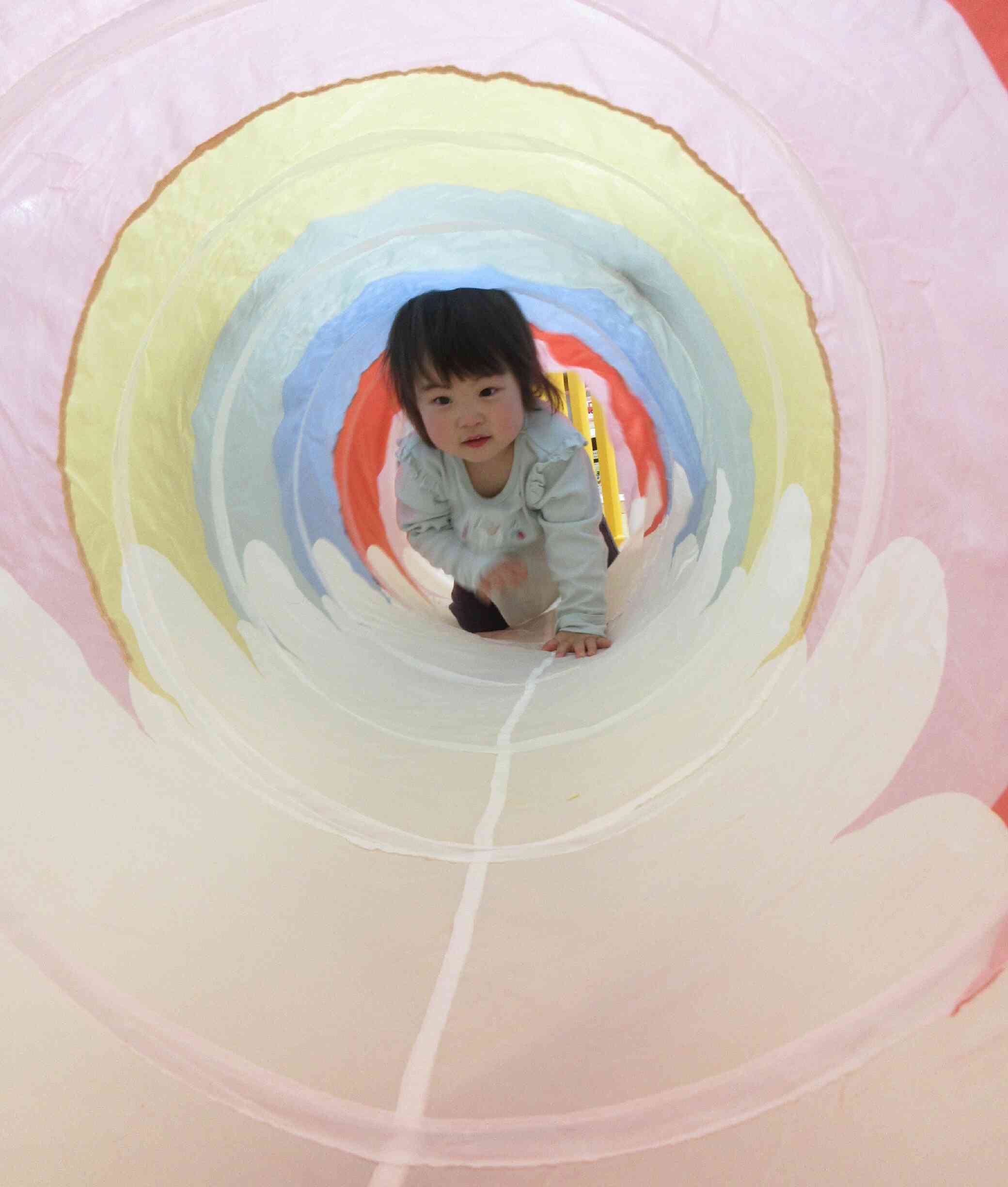 よ～し！トンネルをくぐってみよう！