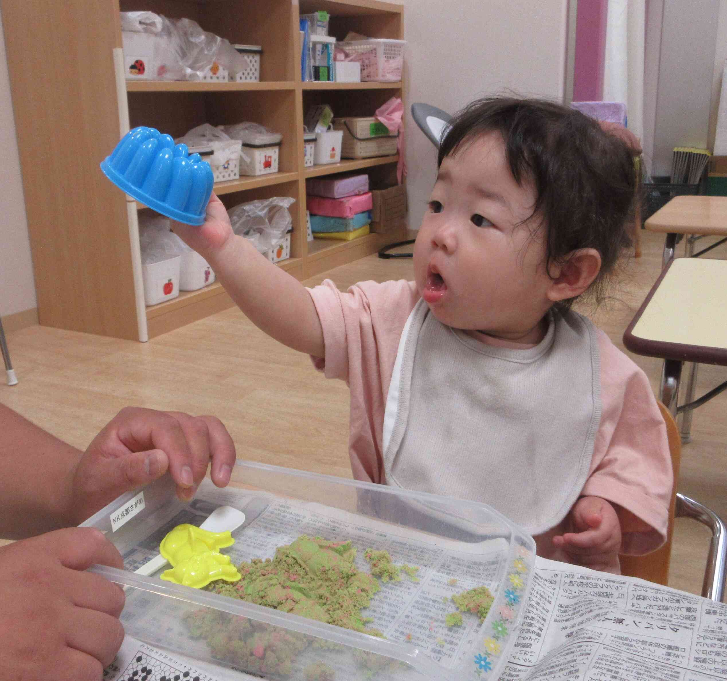 ０歳児さんも触ってみたよ！