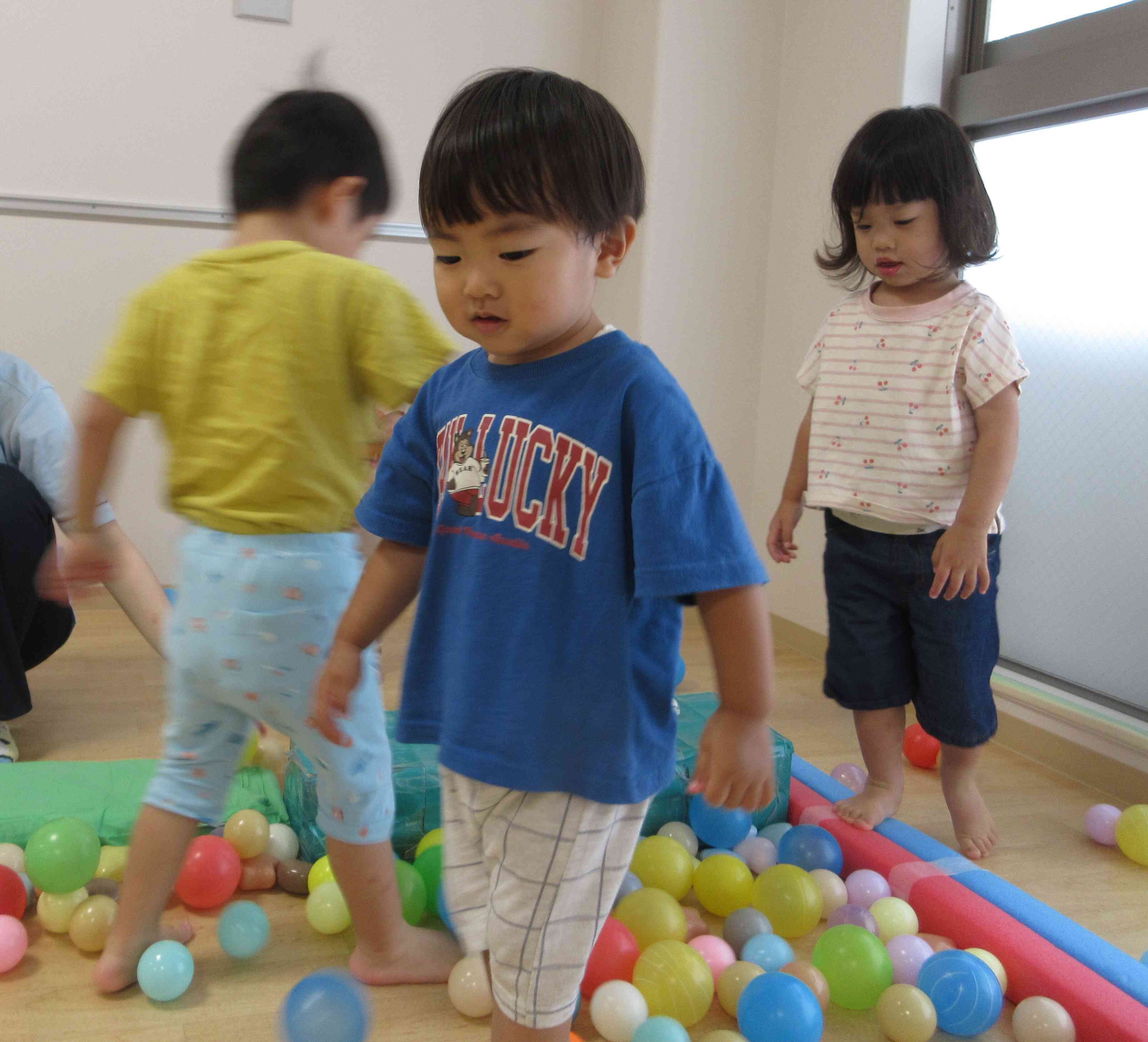 次はボールで遊んだよ！