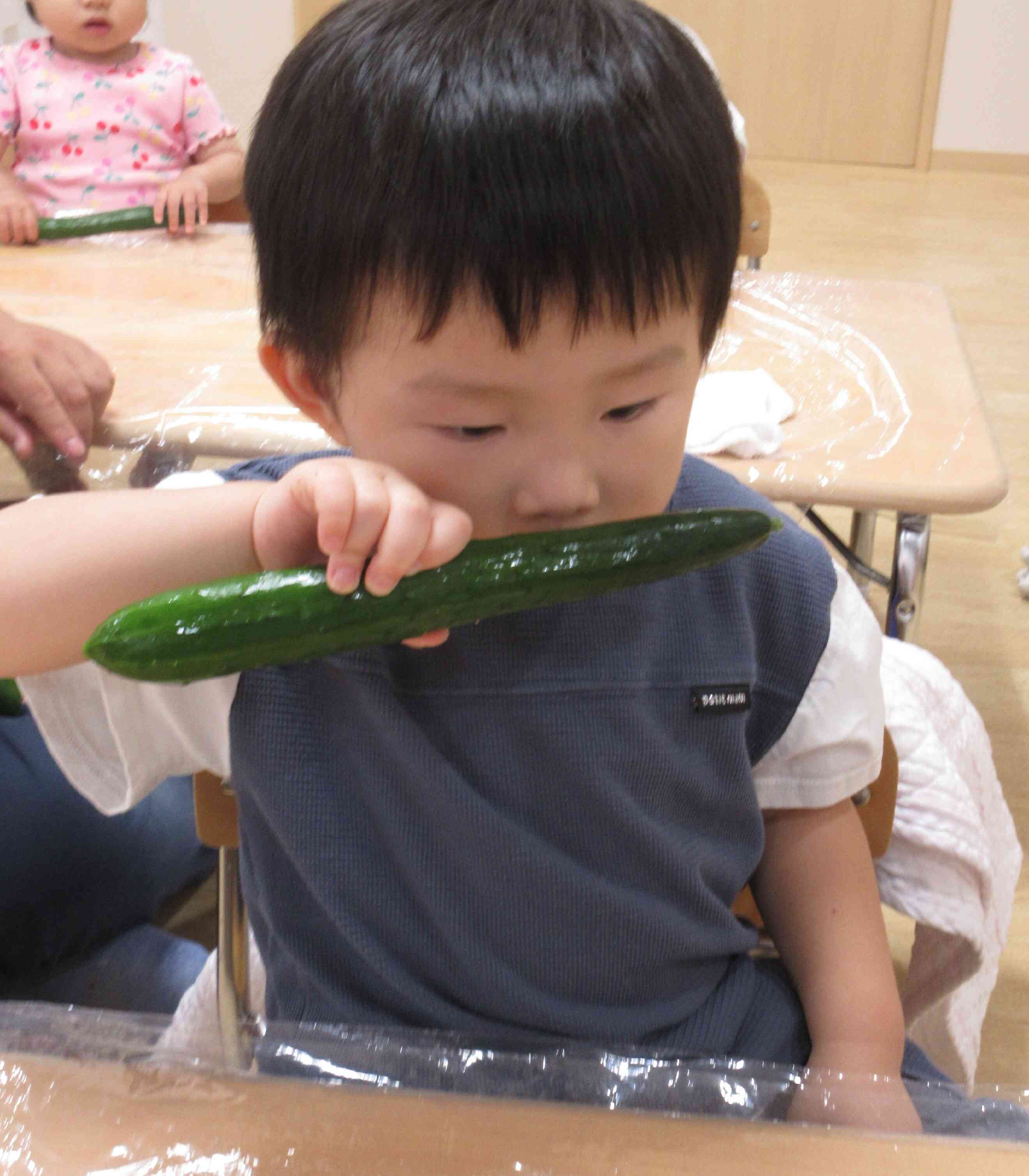 ８月の食育テーマは…「キュウリ！！」