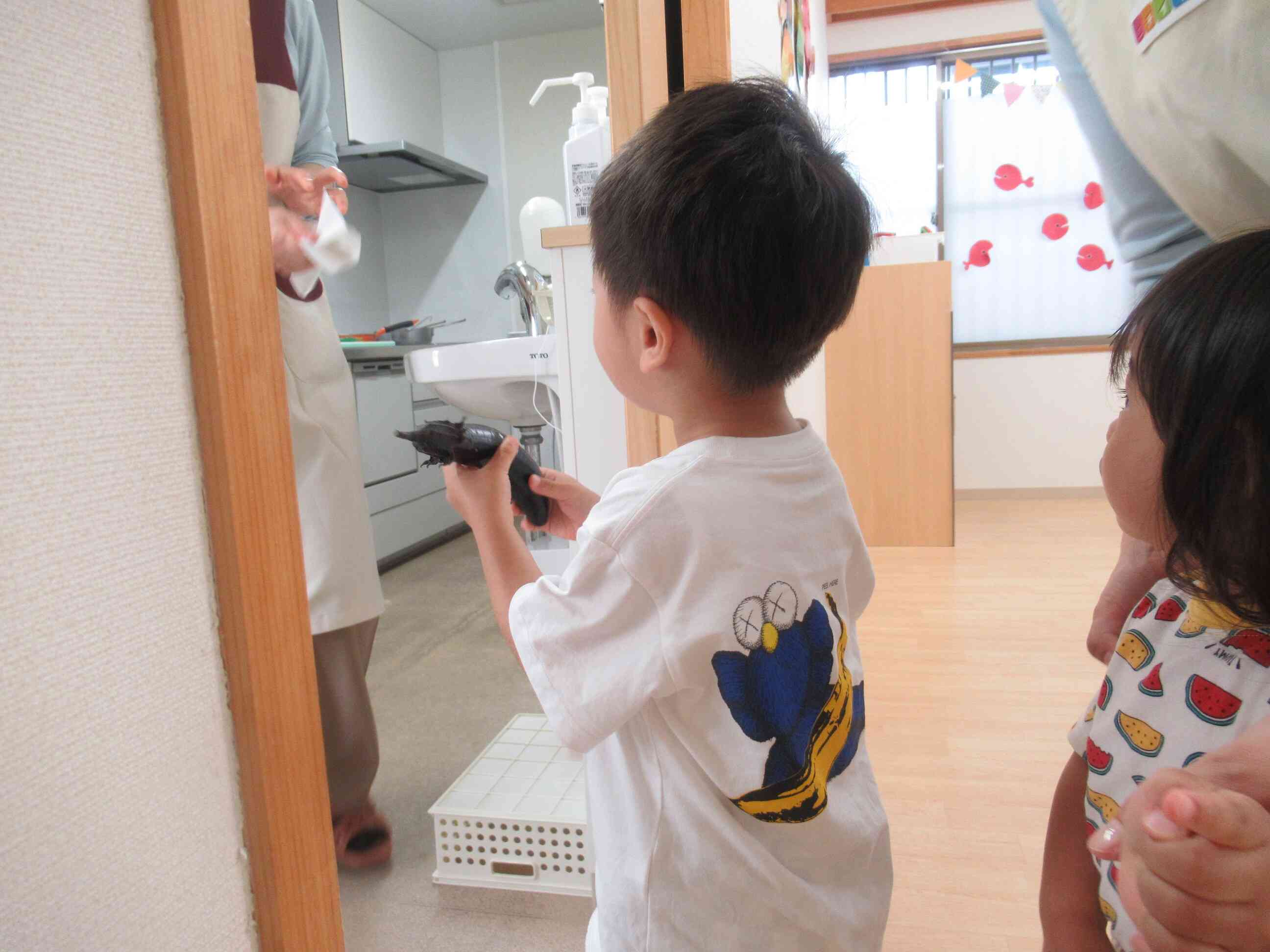 給食先生、なす美味しくお料理してください～！