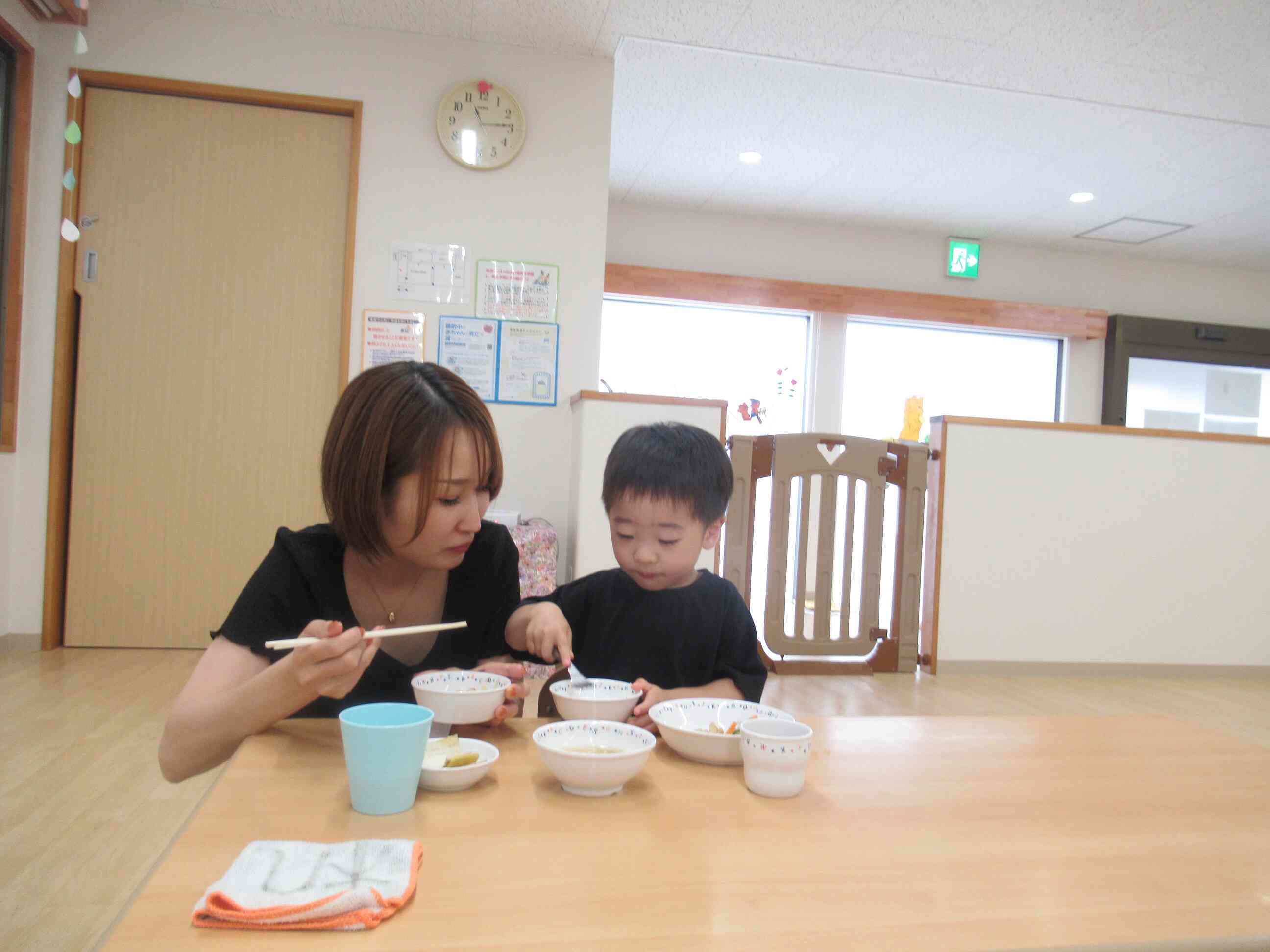 給食の様子も見て頂きましたよ