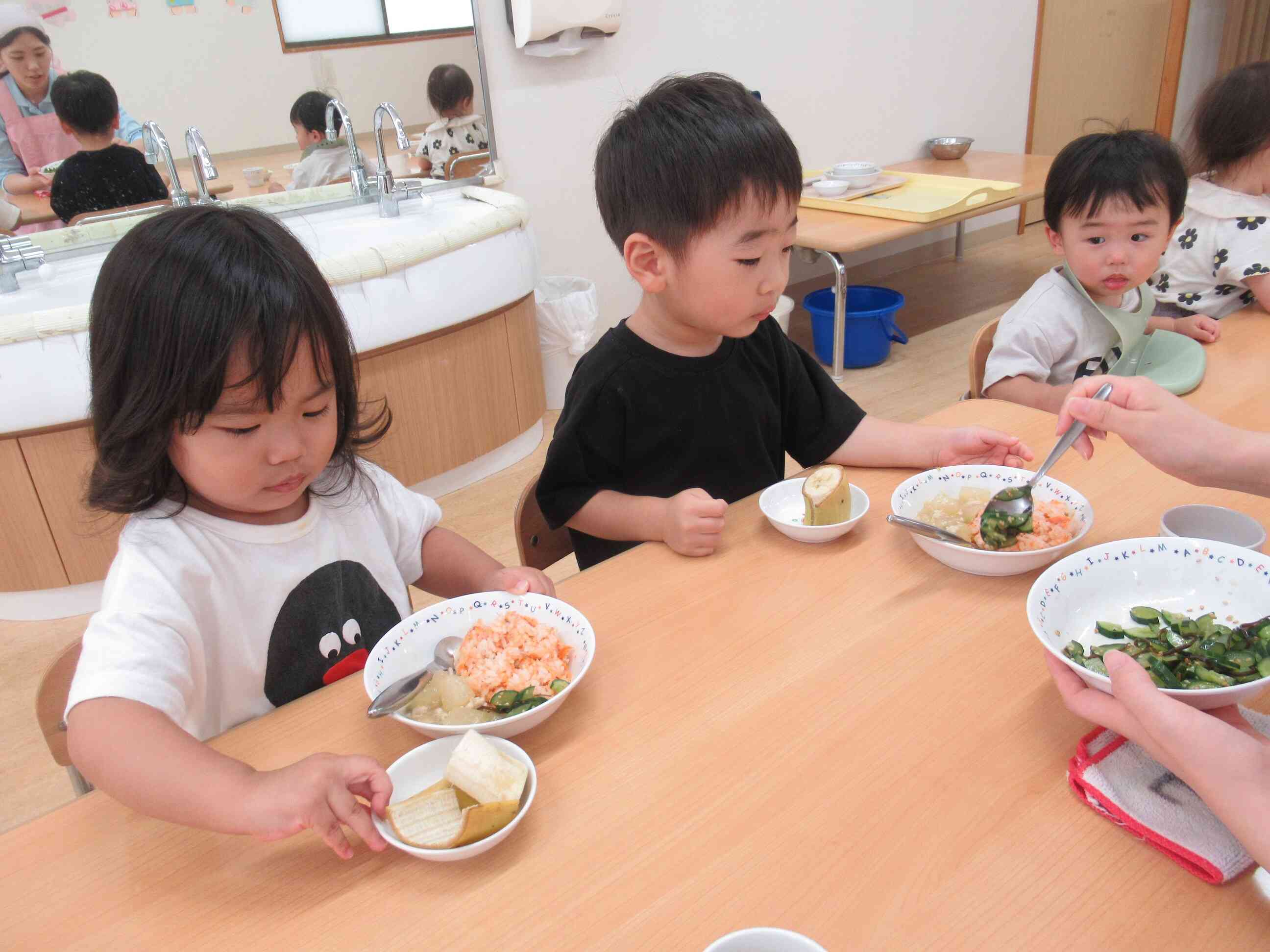 給食の時間に食べました。おいしかったね。