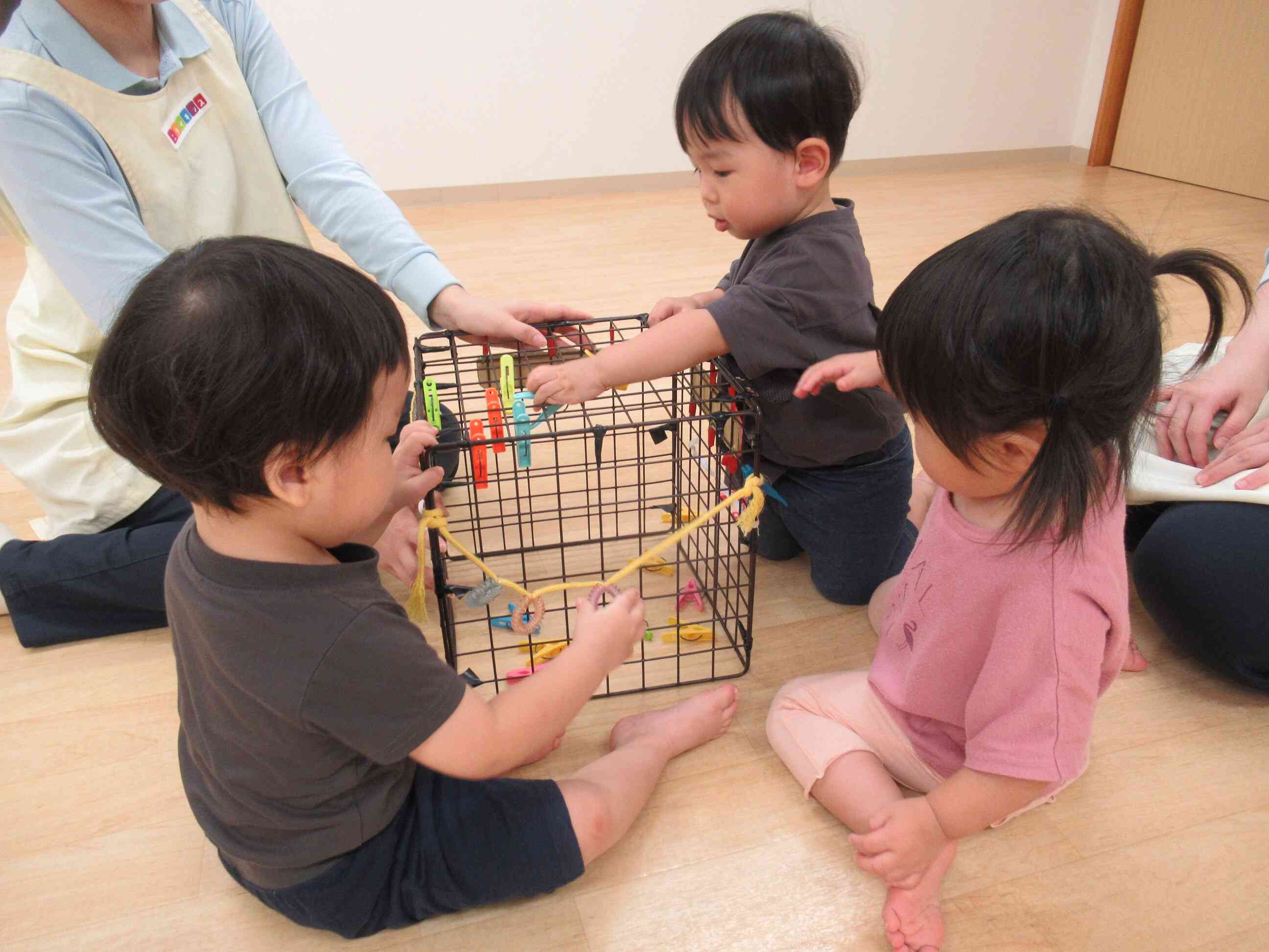 洗濯バサミの開閉にも挑戦したよ。