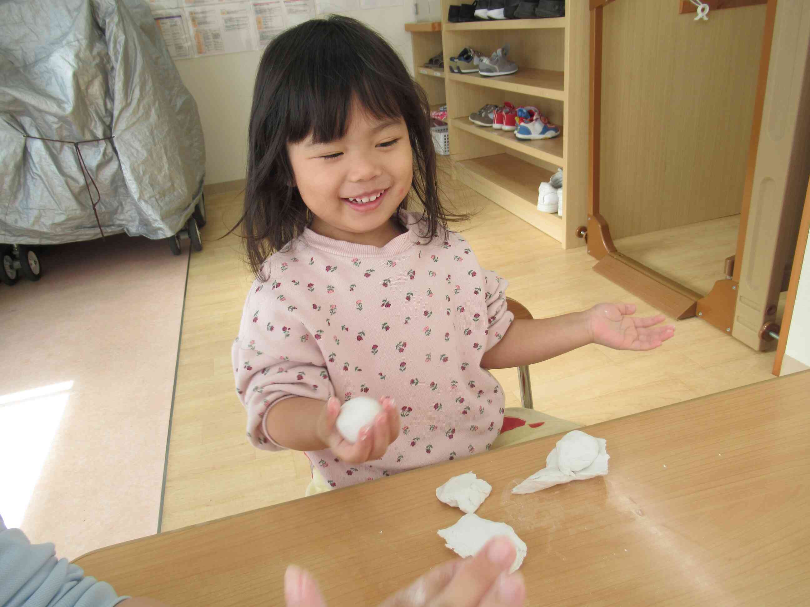 コロコロ丸めておだんごもつくったよ